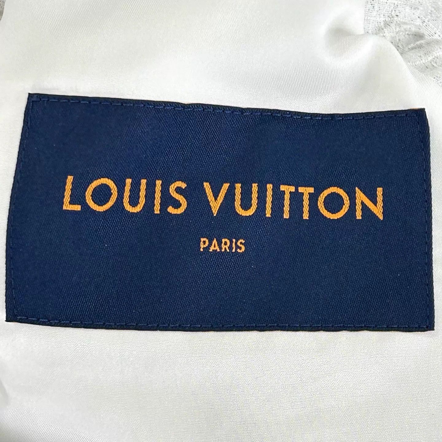 Louis Vuitton Louis Vuitton Snow SS23 down vest men's white Size US M / EU 48-50 / 2 - 4 Thumbnail