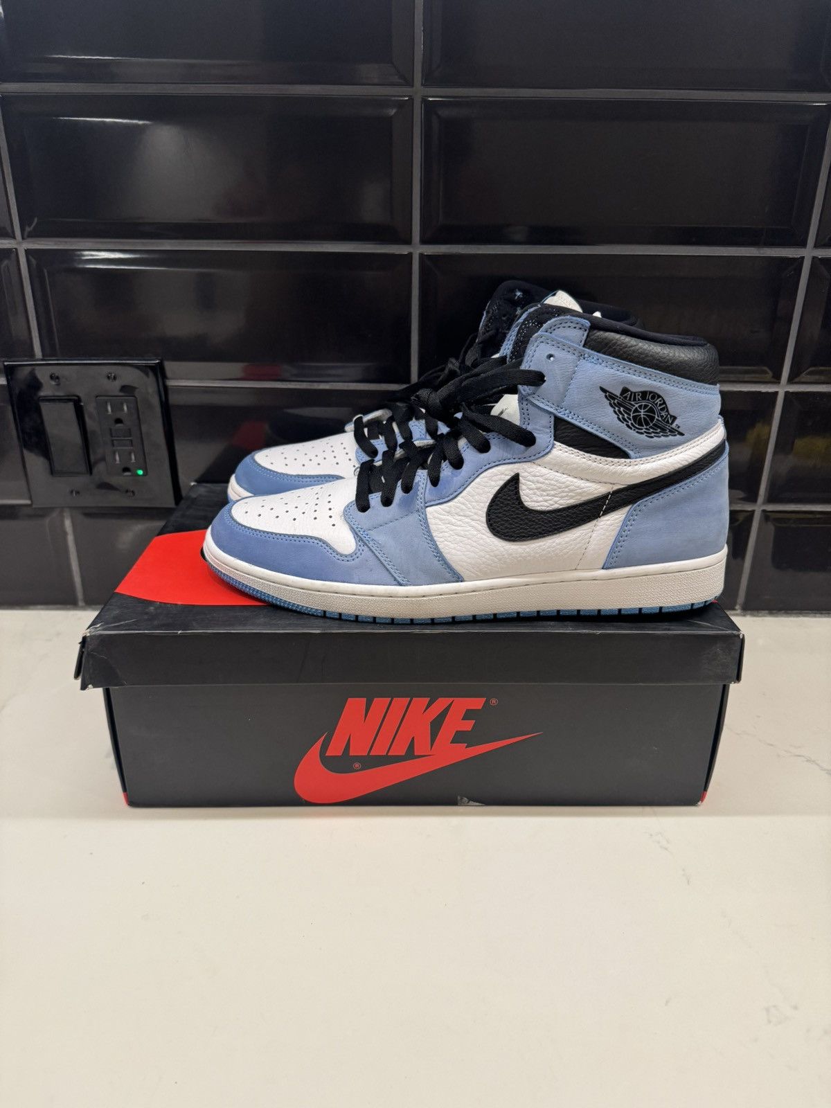Jordan Brand Nike Air Jordan 1 Retro High OG “University Blue” – Size 13 Size US 13 / EU 46 - 4 Thumbnail