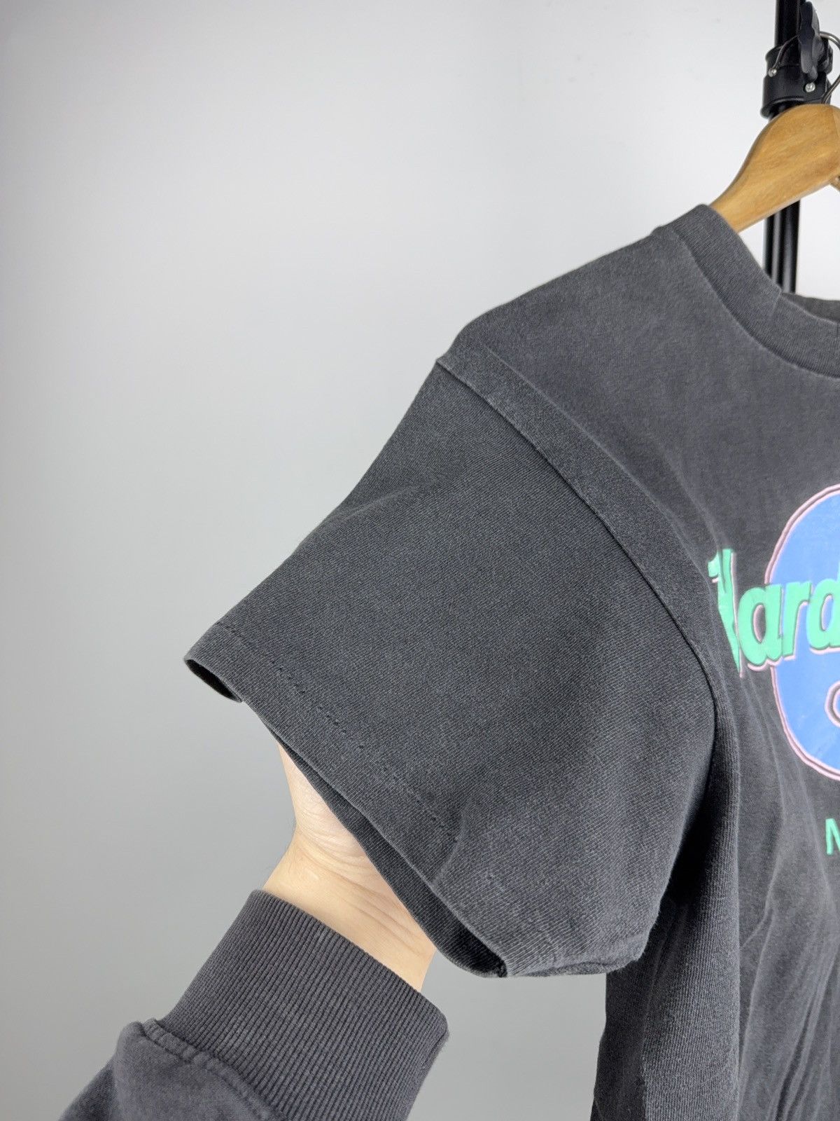 Hard Rock Cafe 90s Retro Hard Rock Cafe Miami Faded T-Shirt Vintage USA Tee Size US M / EU 48-50 / 2 - 4 Thumbnail