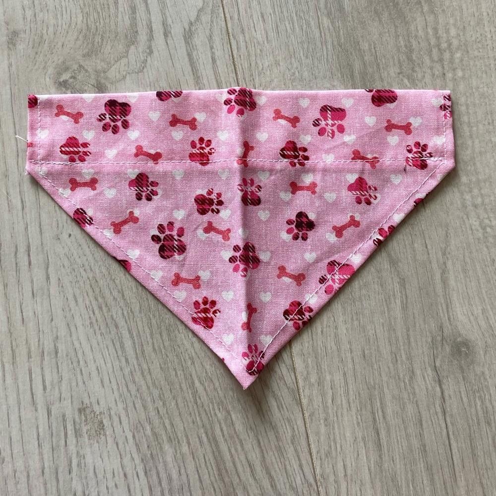 Designer Pink classic dog bandana Size ONE SIZE - 1 Thumbnail