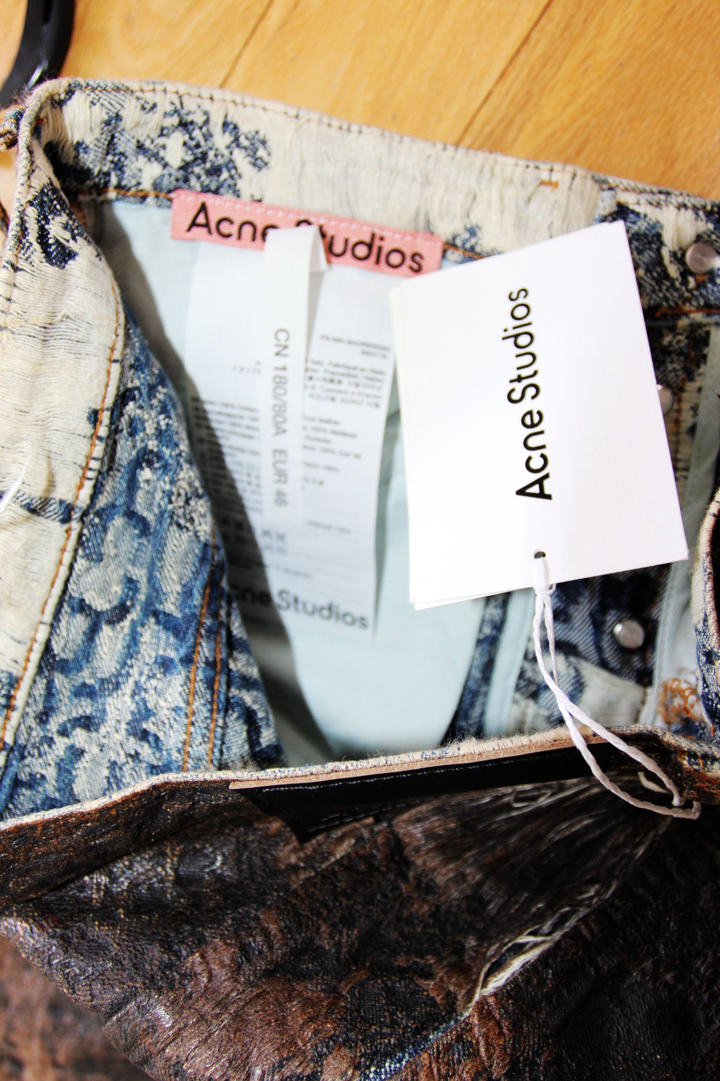 Acne Studios BNWT SS25 ACNE STUDIOS LOOSE FIT DENIM MONOGRAM SHORTS 46 Size US 30 / EU 46 - 8 Thumbnail