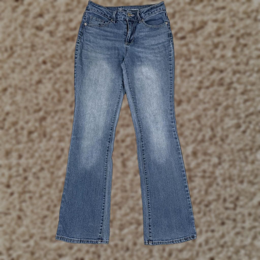 Vintage No Boundaries Jeans Juniors Bootcut 7 Blue Medium Wash Mid Rise Stretch 26x30 Womens Denim Pants Regular Jeans Size 28" / US 6 / IT 42 - 1 Thumbnail