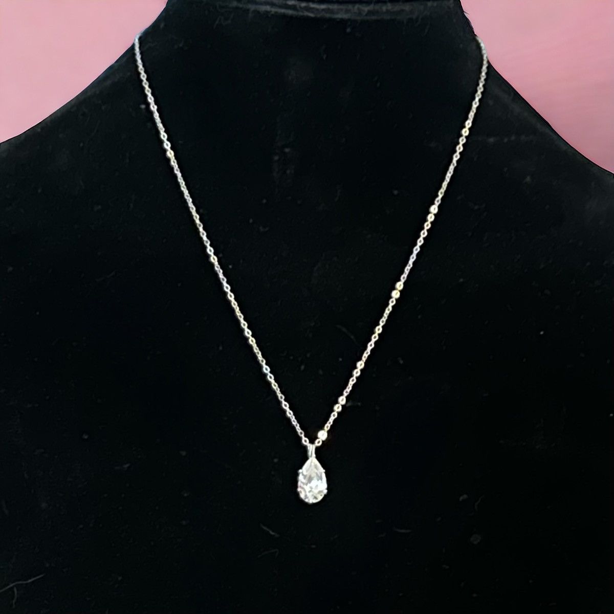 Vintage Vintage silver tone pear shaped CZ pendant necklace Size ONE SIZE - 1 Thumbnail