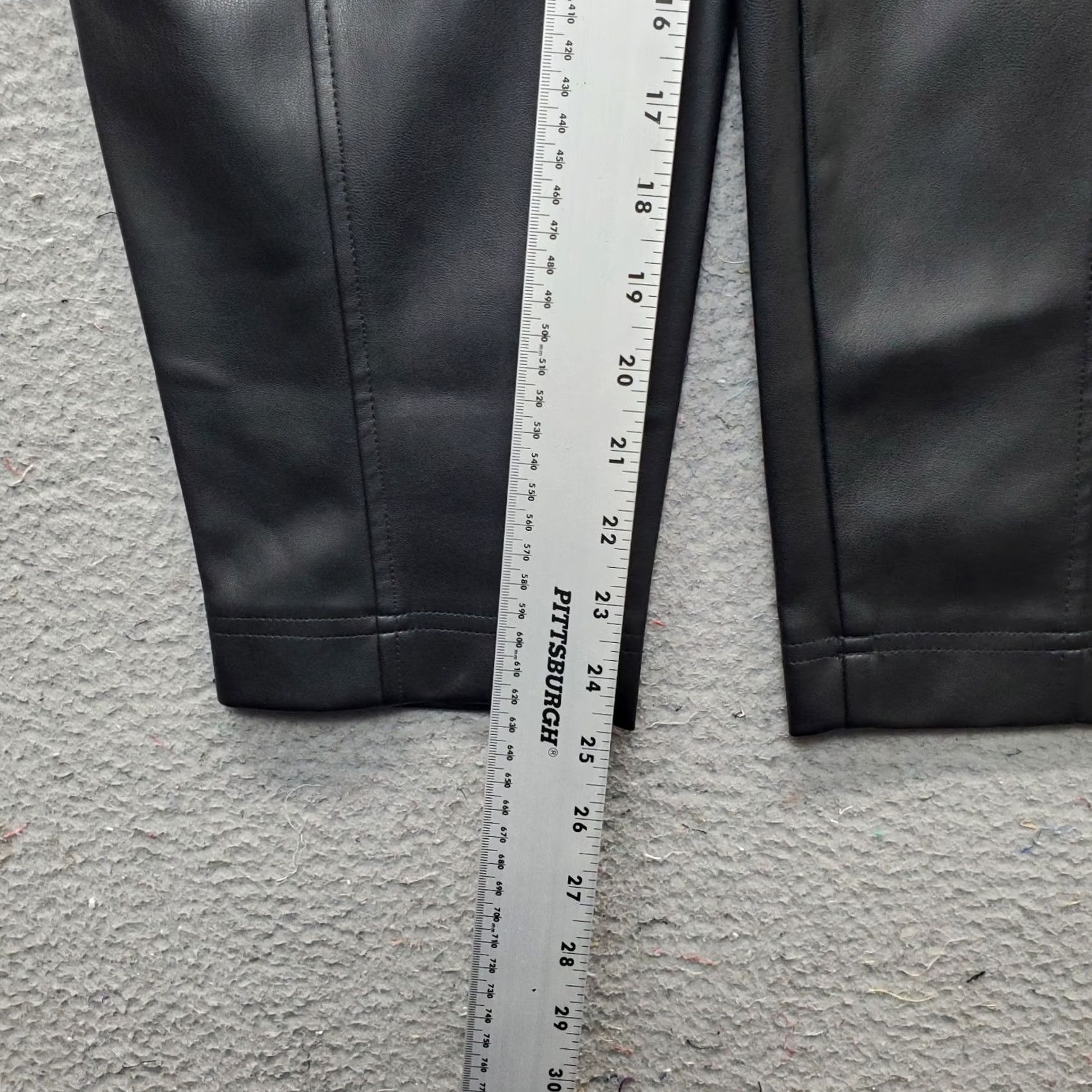 Madewell Madewell Womens Pants 6 Black High Rise Elastic Waist Paperbag Vegan Faux Leather 100% Polyurethane Size 28" / US 6 / IT 42 - 4 Thumbnail