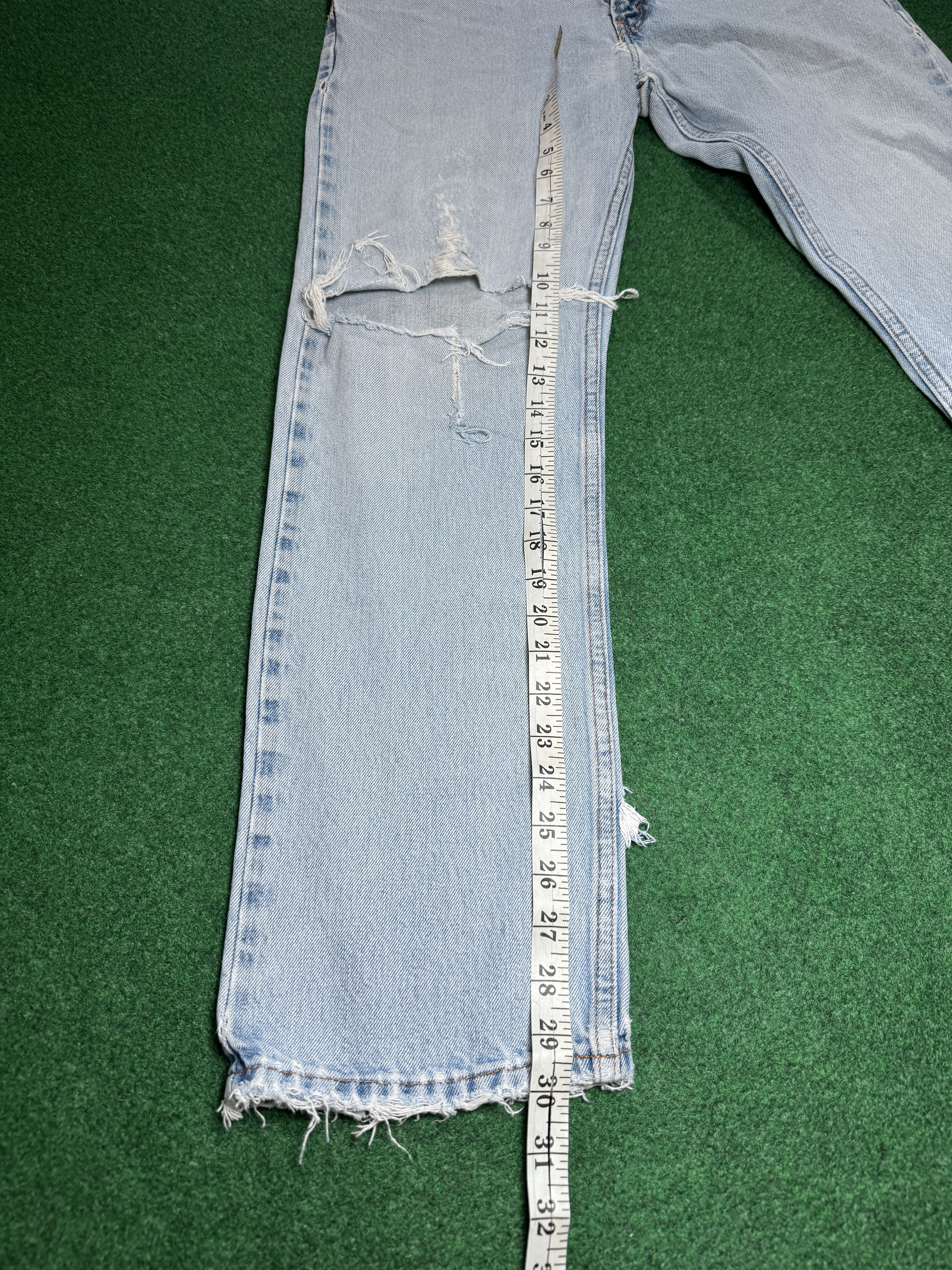 Levi's Levi’’s 505 Y2K Distressed Straight Leg Light Wash Jeans Size US 31 - 4 Thumbnail