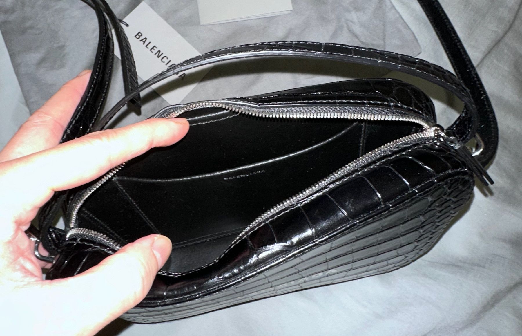 Balenciaga Balenciaga Everyday Leather Camera Bag Size ONE SIZE - 2 Thumbnail