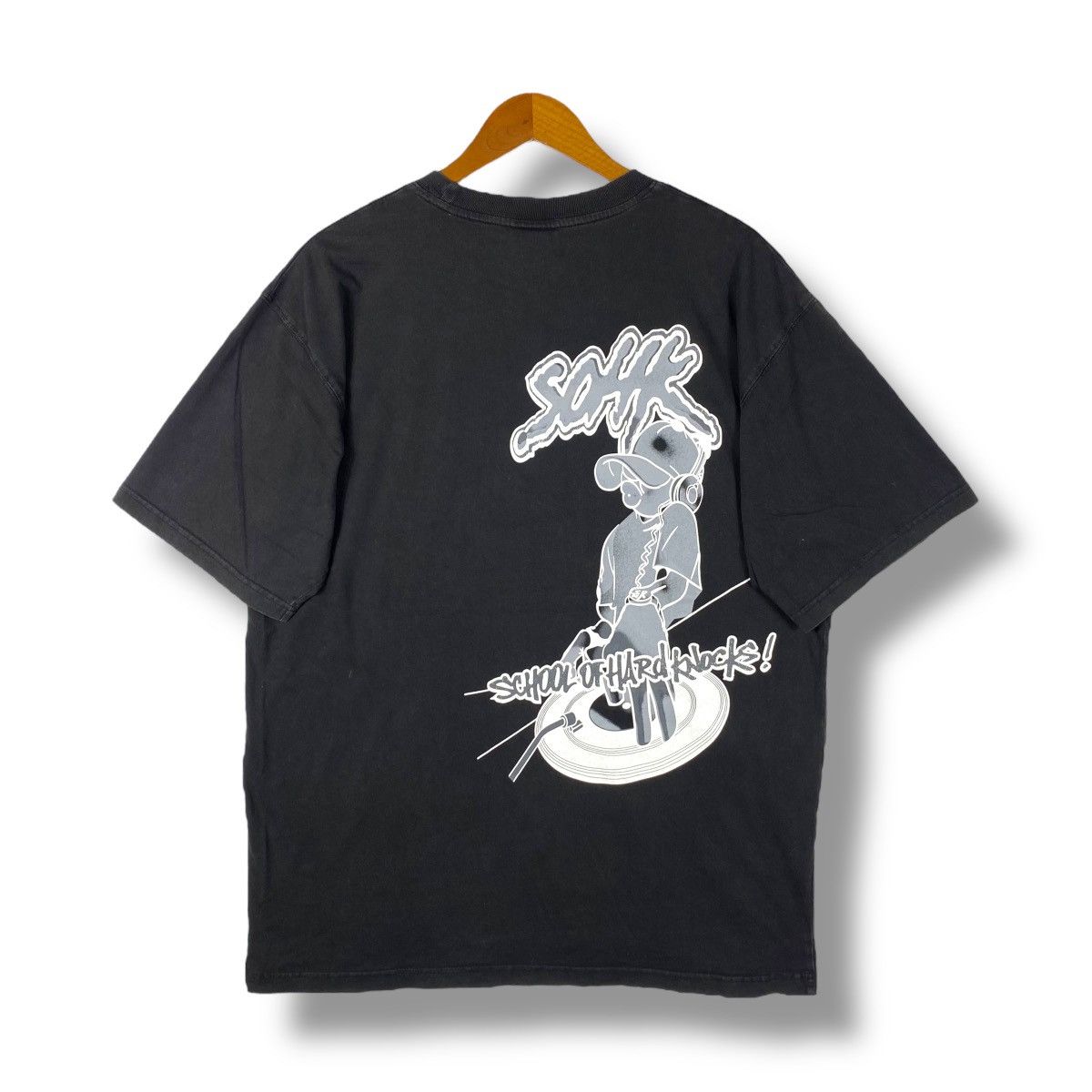 Vintage Vintage 90's SCHOOL Of HARD KNOCKS Sohk Dj Turn Tables Tee Size US L / EU 52-54 / 3 - 1 Thumbnail
