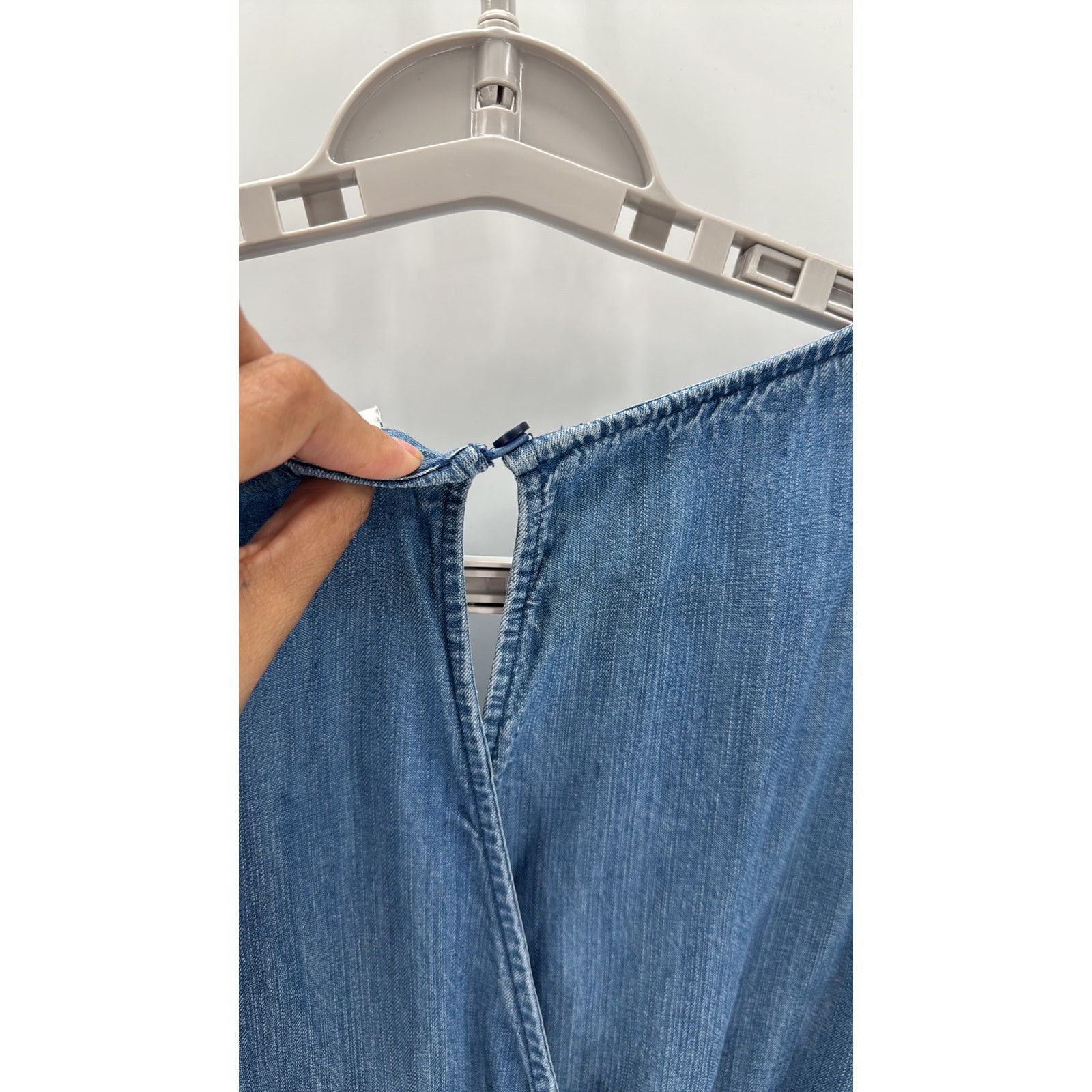 Old Navy Old Navy chambray Lightweight Denim Sleeve Romper size XL Size 36" / US 14 / IT 50 - 8 Thumbnail