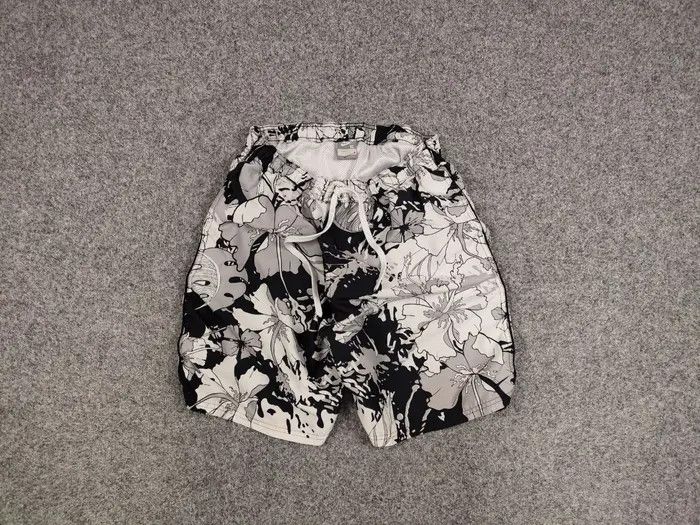 Nike Vintage 90's Nike Casual Polyester Multi logo Flowers Shorts Size US 36 / EU 52 - 1 Thumbnail