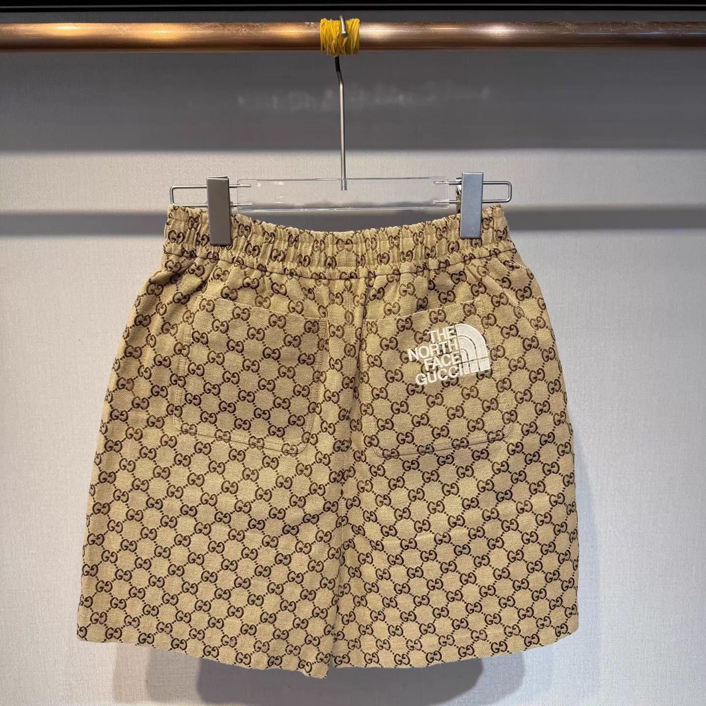 Gucci Gucci x TNF GG Supreme all over print shorts XS 99new Size US 28 / EU 44 - 2 Thumbnail