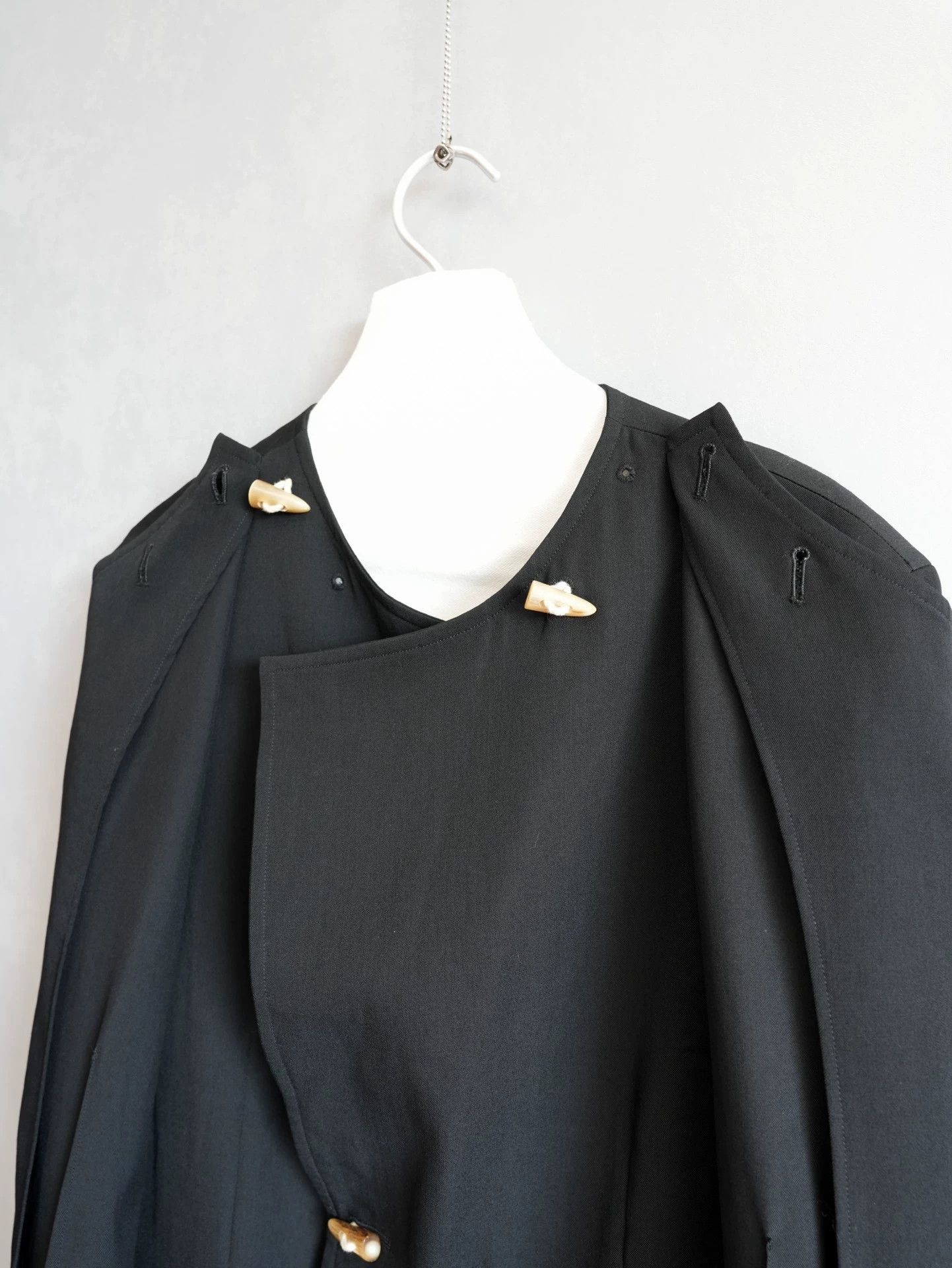 Yohji Yamamoto Yohji Yamamoto 12AW Dbl Horn Button Long J73 S2 Size US M / EU 48-50 / 2 - 6 Thumbnail