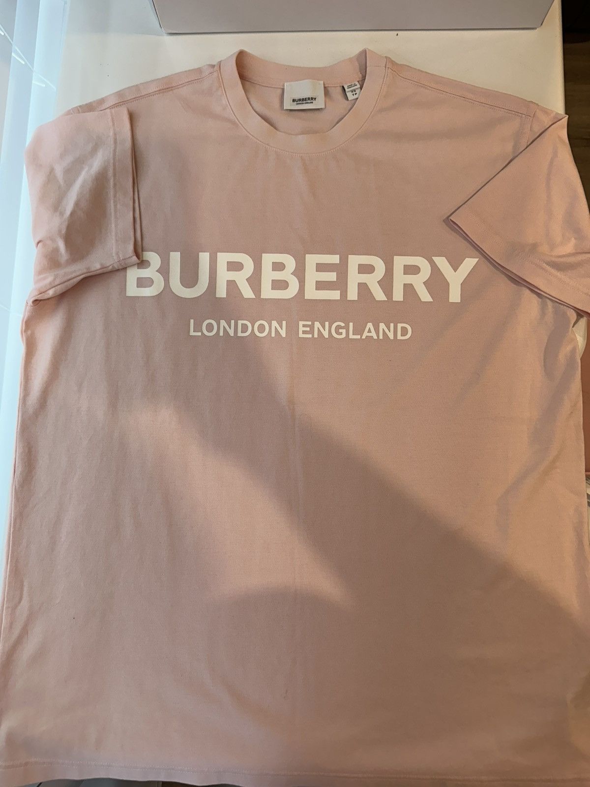 Burberry Burberry Logo Print Cotton T-shirt in Alabaster Pink Size XS / US 0-2 / IT 36-38 - 1 Thumbnail
