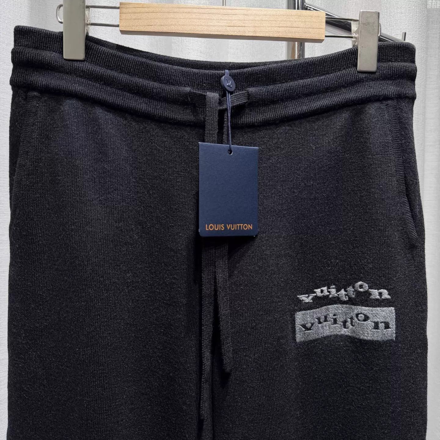 Louis Vuitton LV 99 New Black Wool Knit String Cuff LV Logo M Size US 32 / EU 48 - 3 Thumbnail