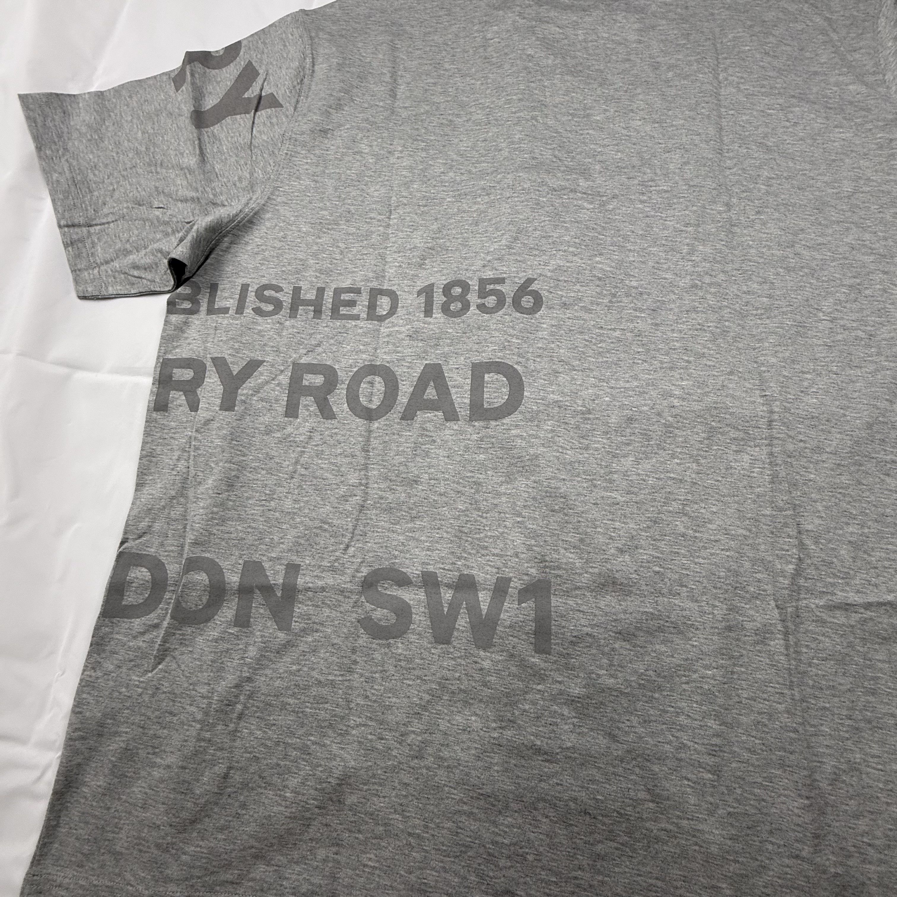 Burberry Burberry Mens Horseferry Print Grey Cotton Oversized T Size US XXL / EU 58 / 5 - 8 Thumbnail
