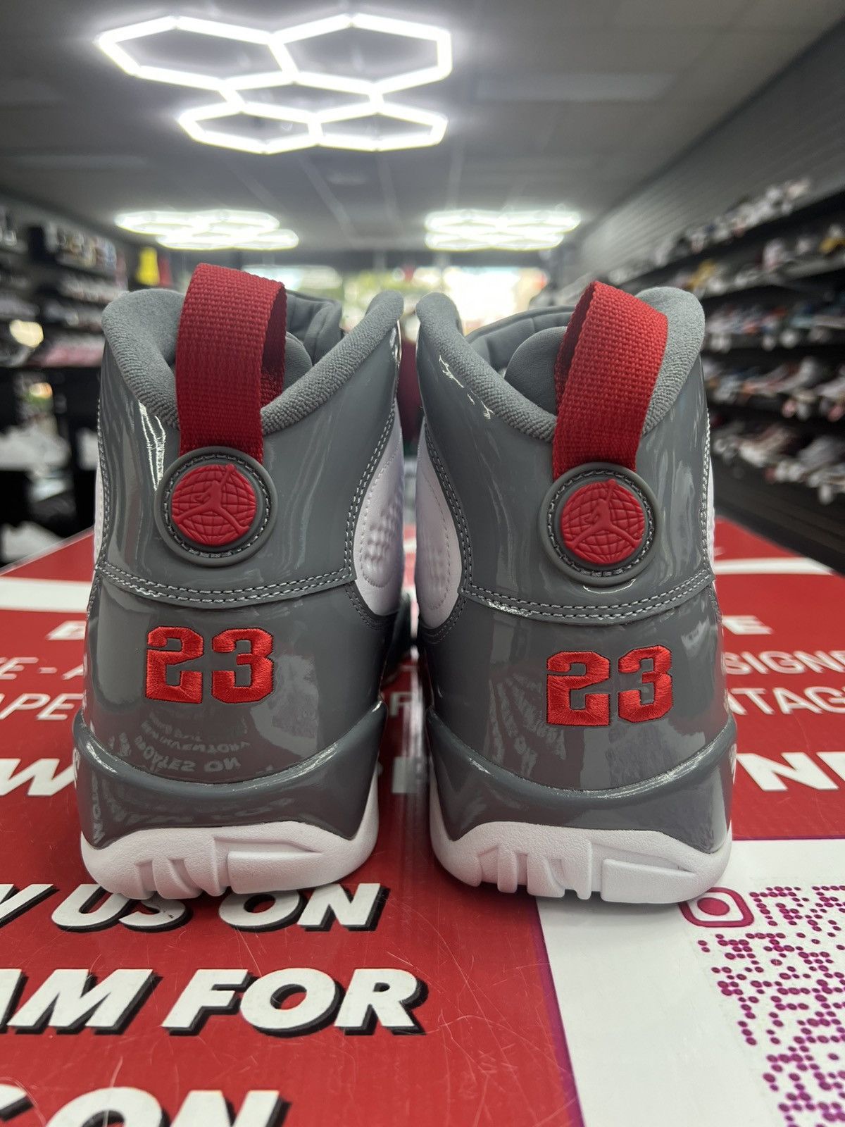 Jordan Brand Air Jordan 9 Fire Red Size 9.5 Size US 9.5 / EU 42-43 - 5 Thumbnail