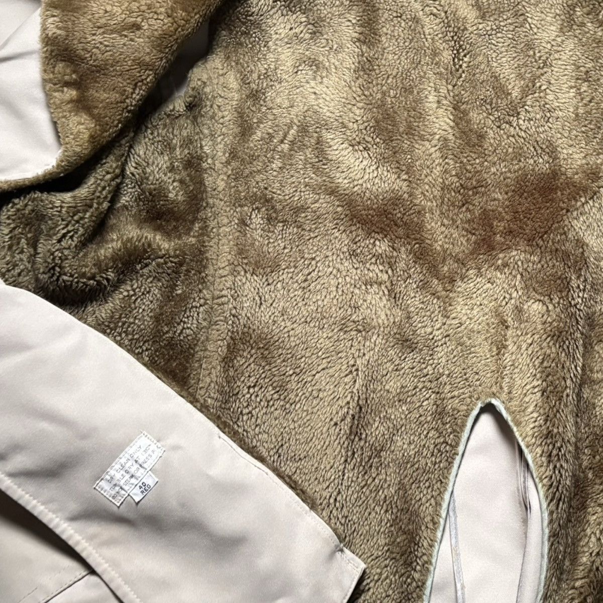 London Fog Vintage London Fog Sherpa Collar Trench Coat Size 40 Reg Size US L / EU 52-54 / 3 - 7 Thumbnail