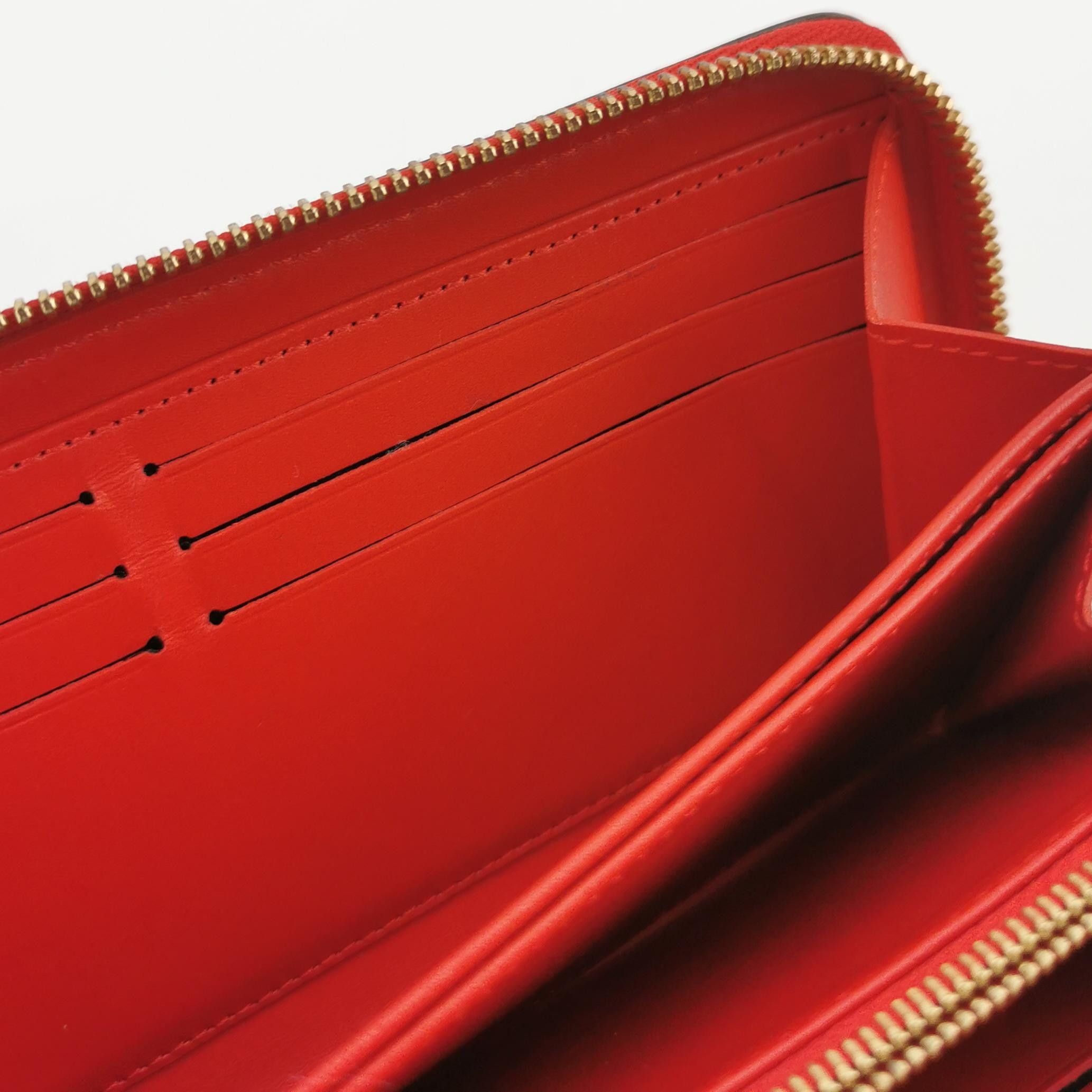 Louis Vuitton Louis Vuitton (LV) Zippy patent leather monogram zip around Size ONE SIZE - 8 Thumbnail