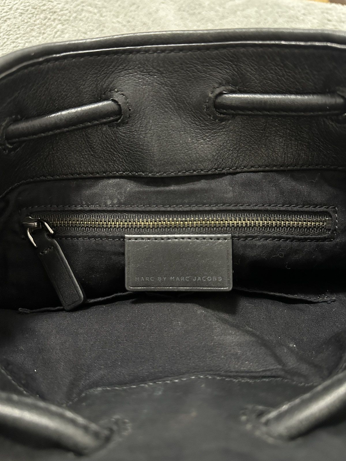 Marc by Marc Jacobs Marc by Marc Jacobs Cow Leather Bucket Bag Size ONE SIZE - 11 Thumbnail