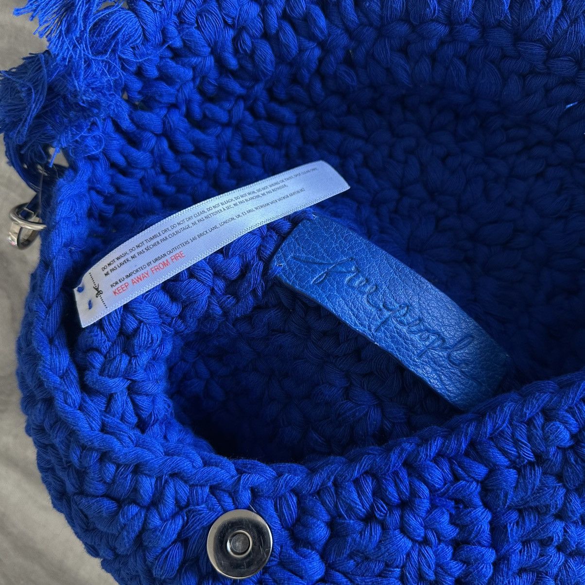 Free People Free People Macrame Moon Crossbody Bag in Indigo Blue Size ONE SIZE - 5 Thumbnail