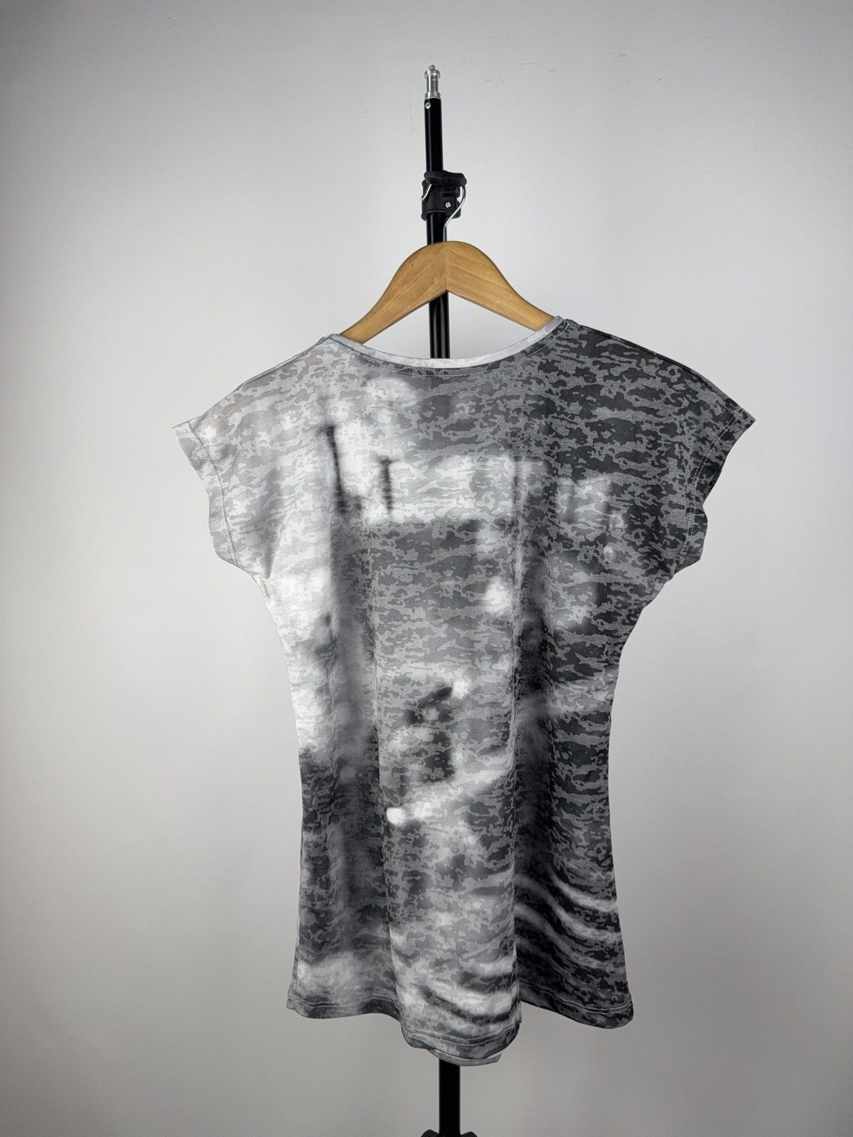 Other Art Print Streetwear Tee – Shadow Girl with Umbrella Size L / US 10 / IT 46 - 6 Thumbnail