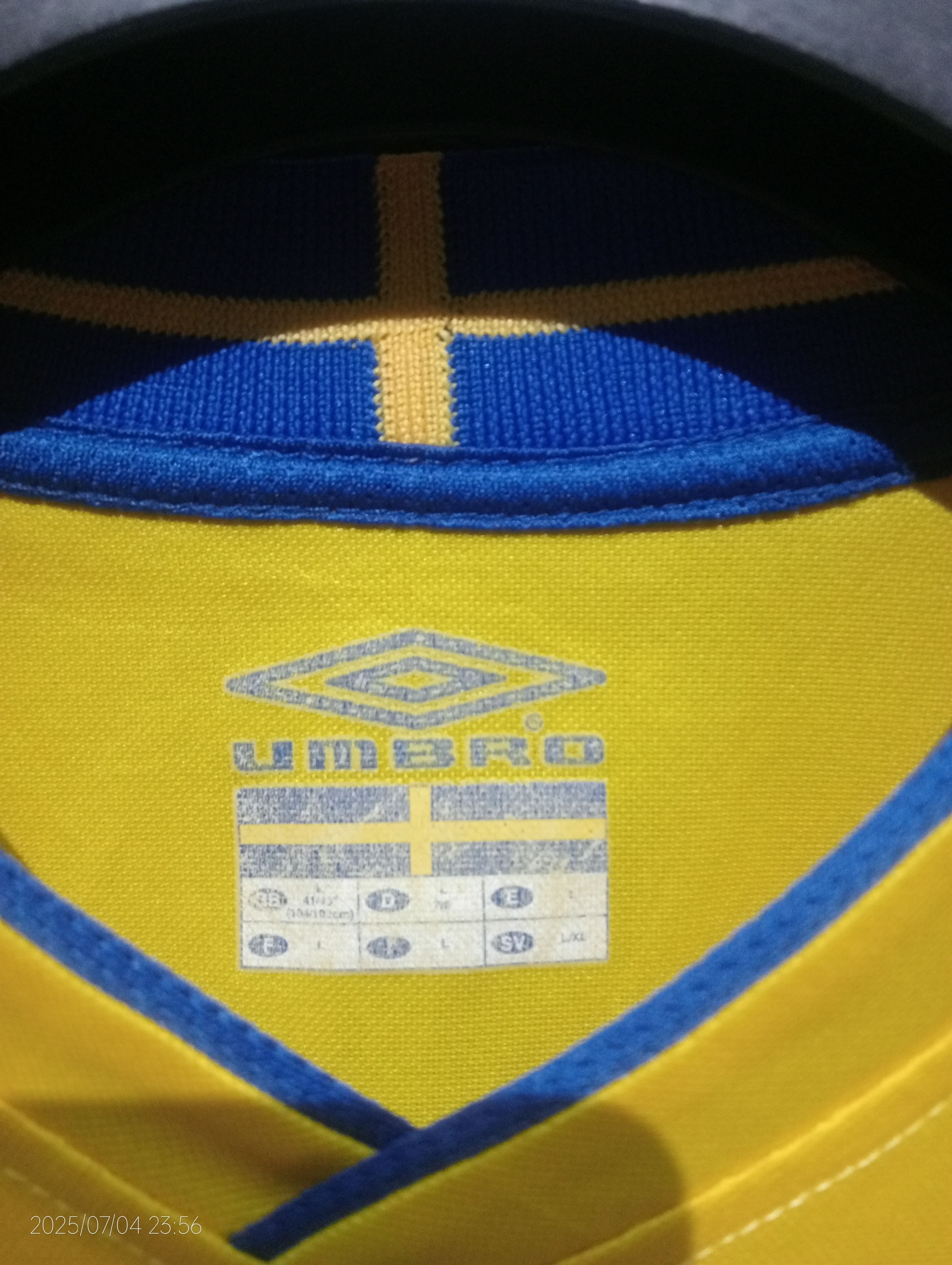 Umbro Vintage Umbro 2003/05 Sweden Home Jersey World Cup Size US L / EU 52-54 / 3 - 8 Thumbnail