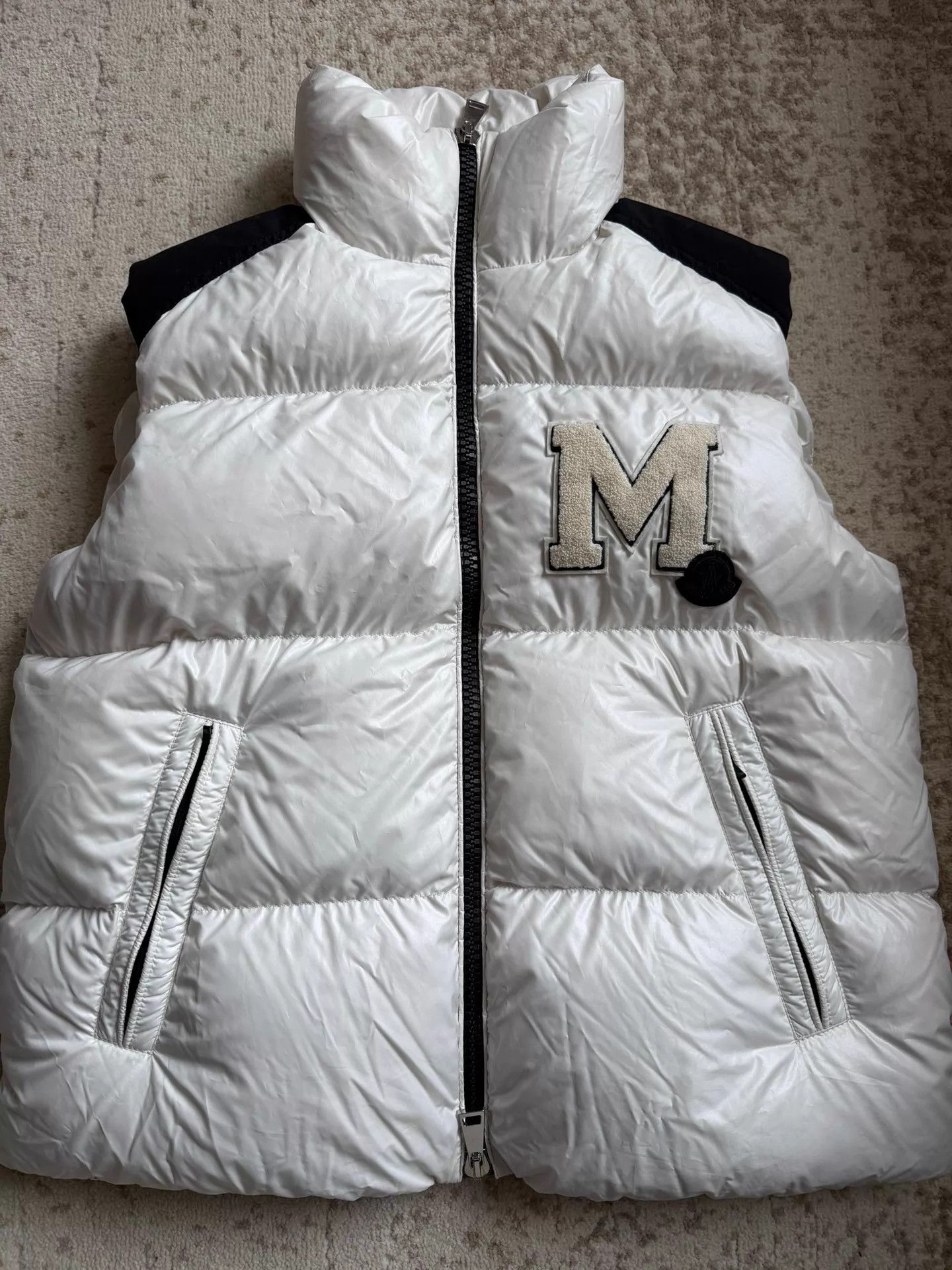 Moncler Moncler White Down Vest Size 0 Like New Size XS / US 0-2 / IT 36-38 - 3 Thumbnail