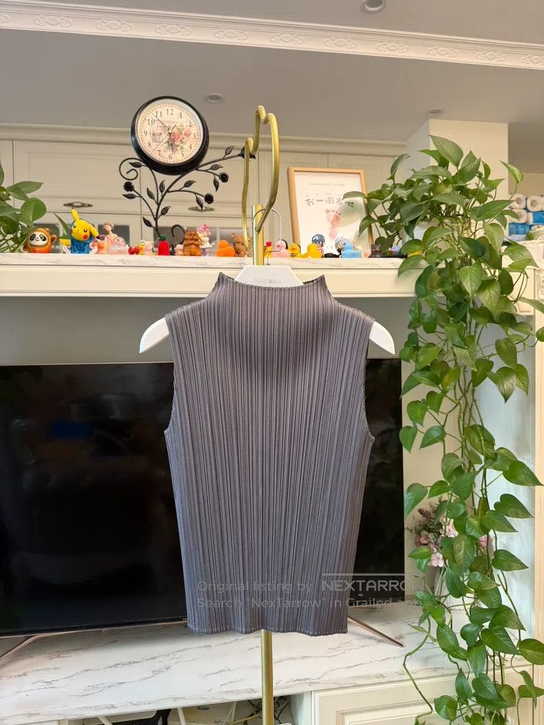 Issey Miyake Issey Miyake Dark Gray Sleeveless Tank Top Size L / US 10 / IT 46 - 1 Thumbnail