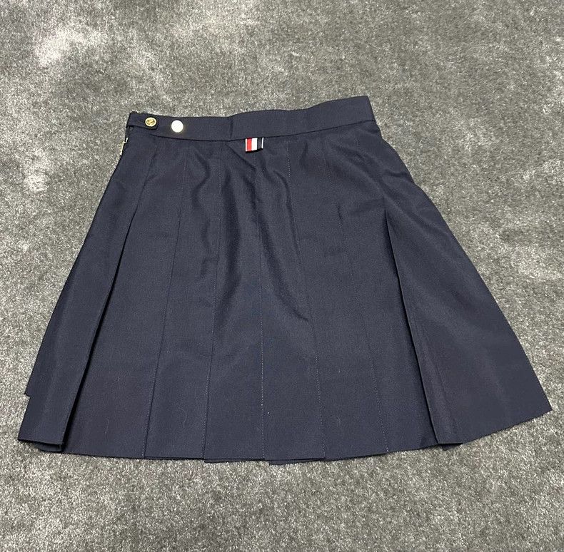 Thom Browne Thom BrowneNew school uniform dark blue pleated skirt shor Size 25" / US 0 / IT 36 - 7 Thumbnail