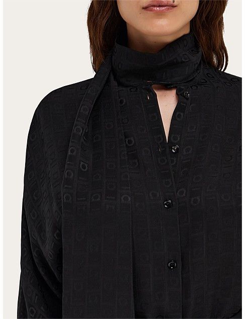 Salvatore Ferragamo o1s1rm0426 Sash Collar Viscose Blouse in Black Size XS / US 0-2 / IT 36-38 - 6 Thumbnail