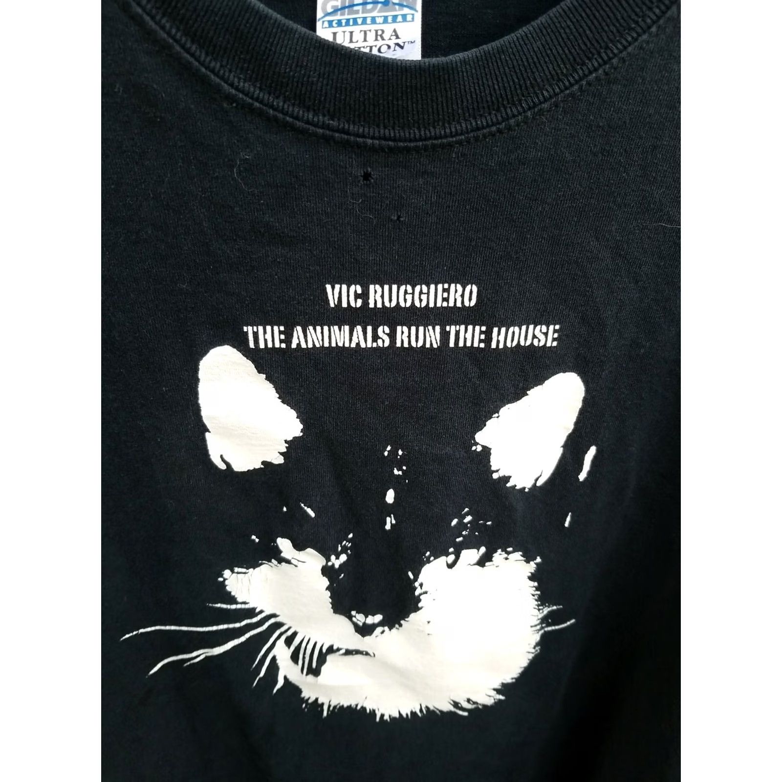 Gildan VINTAGE BIC RUGGIERO THE ANIMALS RUN THE HOUSE SHIRT MEDIUM Black Unisex Adults T-Shirt 90s Mens Womens Size US M / EU 48-50 / 2 - 2 Thumbnail