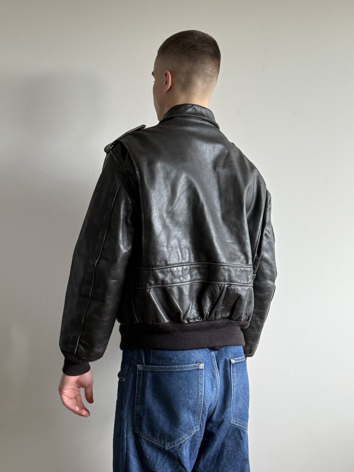 Schott Vintage Schott Black Heavyweight Leather A-2 Bomber Jacket Size US L / EU 52-54 / 3 - 17 Thumbnail