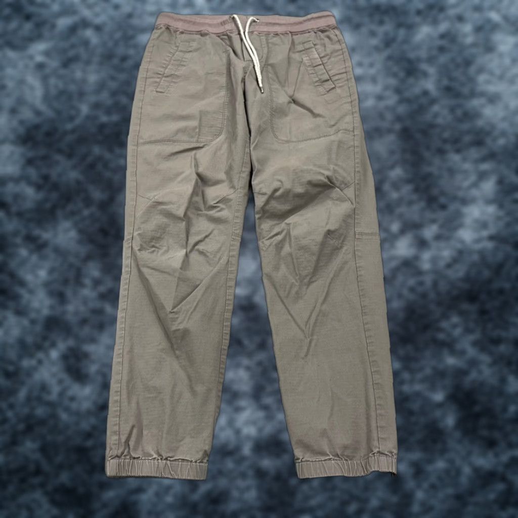 Vuori Vuori Pants Mens Large Gray Beige Cotton Jogger Traveler V434 - Activewear Pockets Adjustable Waist Tapered Regular Inseam 30" Men’s Pants Size US 33 - 1 Thumbnail