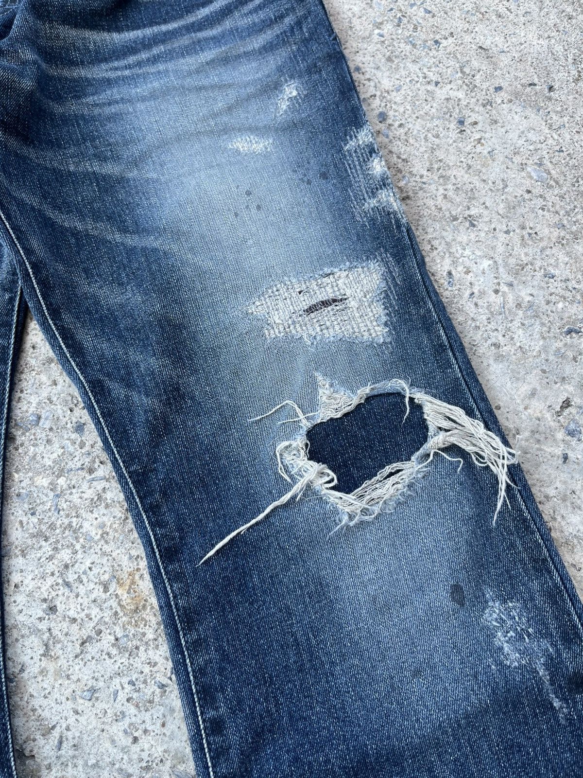 Tornado Mart TORNADO MART DISTRESSED FLARED JEANS Size US 36 / EU 52 - 6 Thumbnail