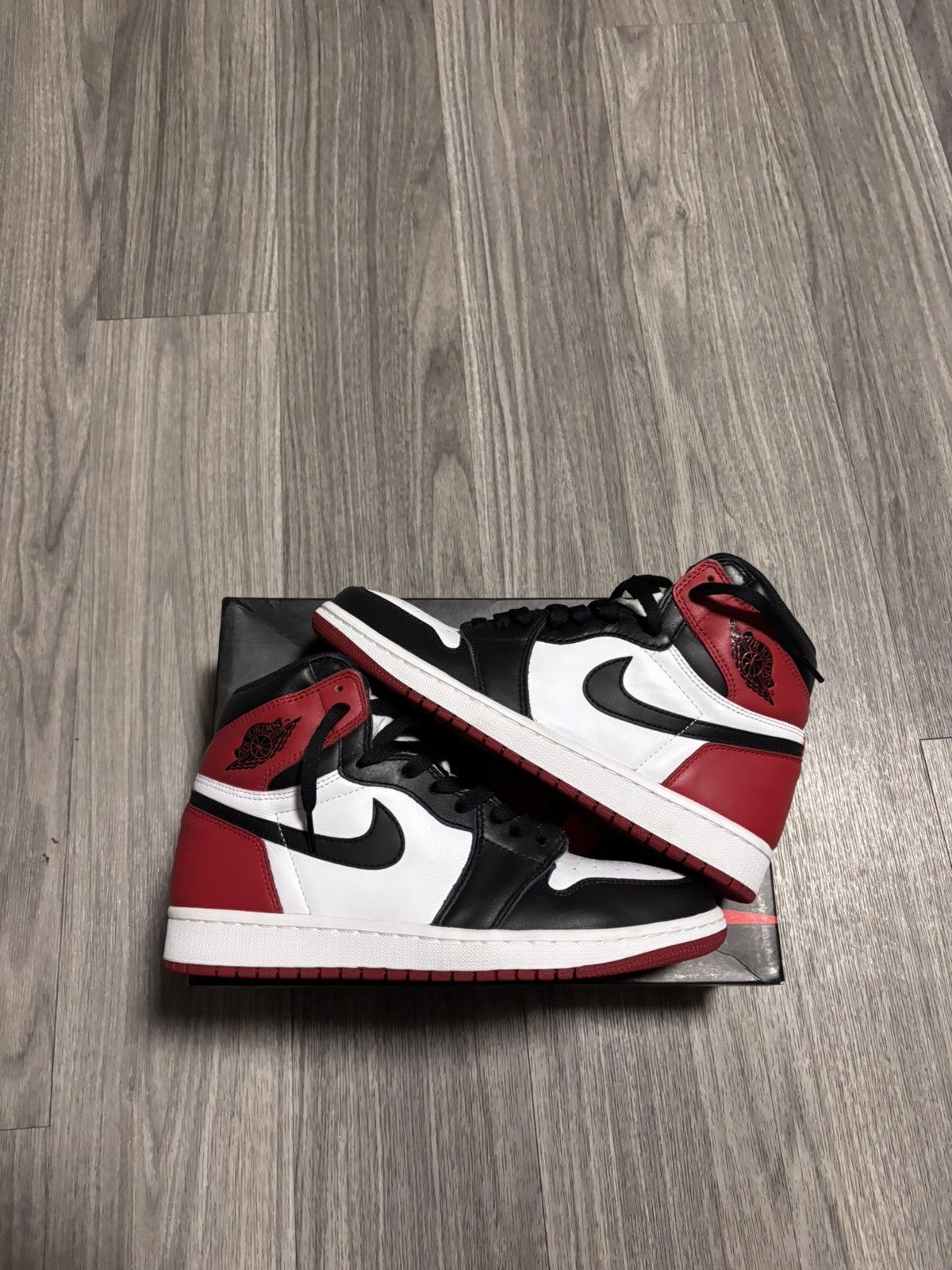 Jordan Brand Jordan 1 black toe 2016 Size US 8.5 / EU 41-42 - 2 Thumbnail