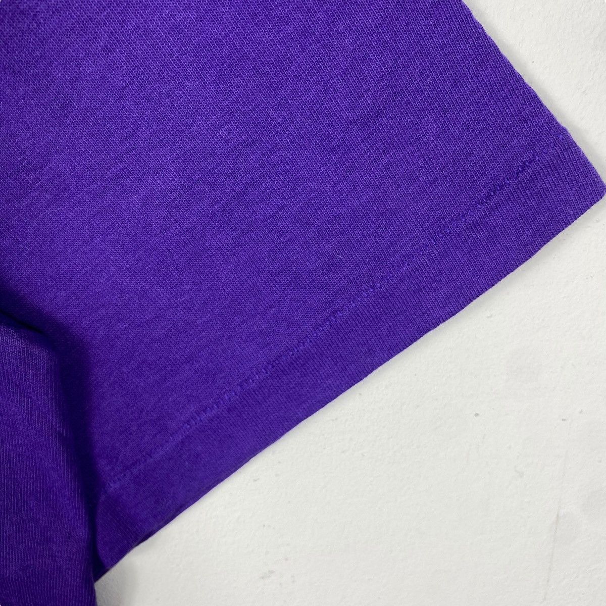 NBA Vintage 90's LOS ANGELES LAKERS Logo Graphic Unworn Tee Size US L / EU 52-54 / 3 - 3 Thumbnail
