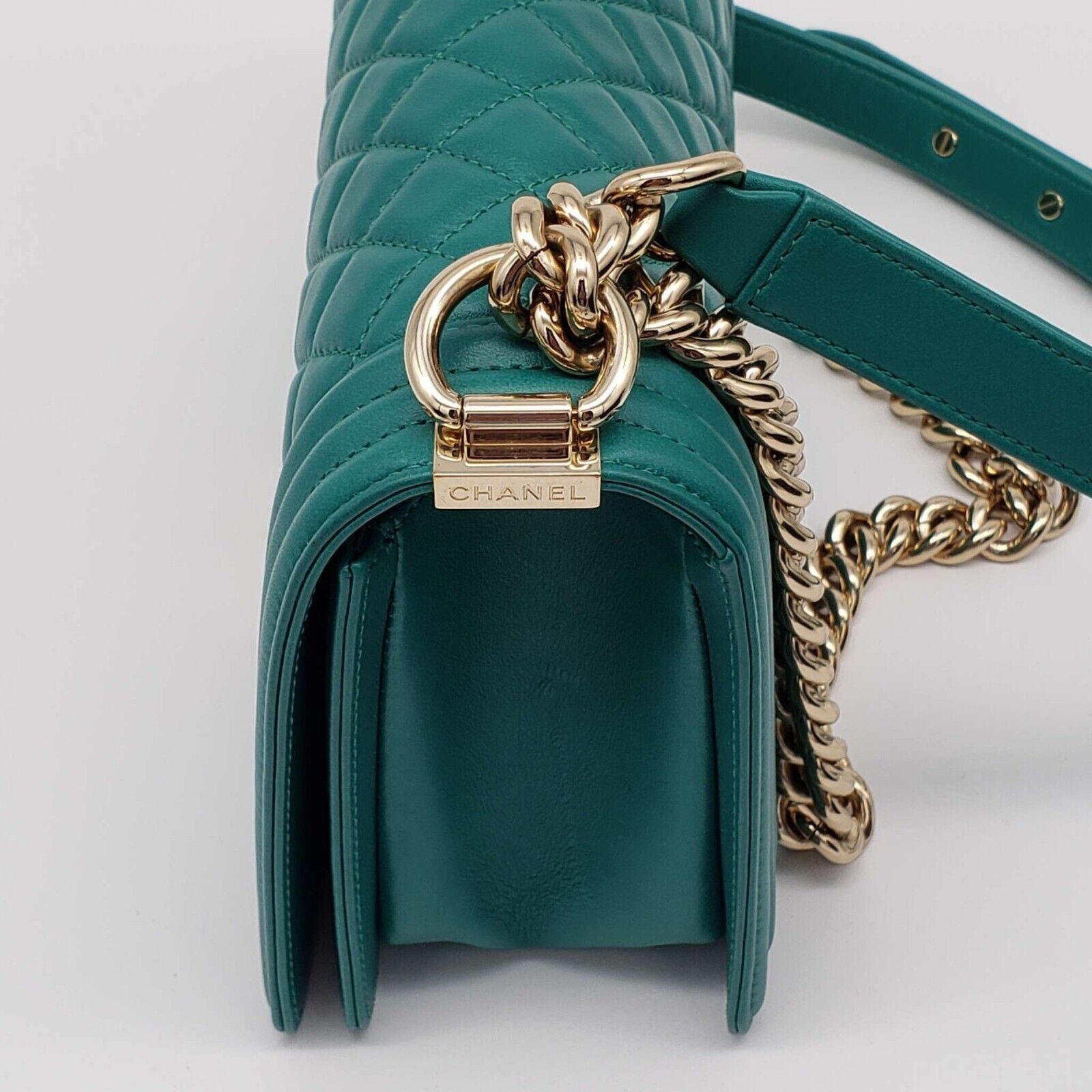 Chanel Authentic CHANEL Boy Green Leather Shoulder Bag 2650-080524 Size ONE SIZE - 5 Thumbnail