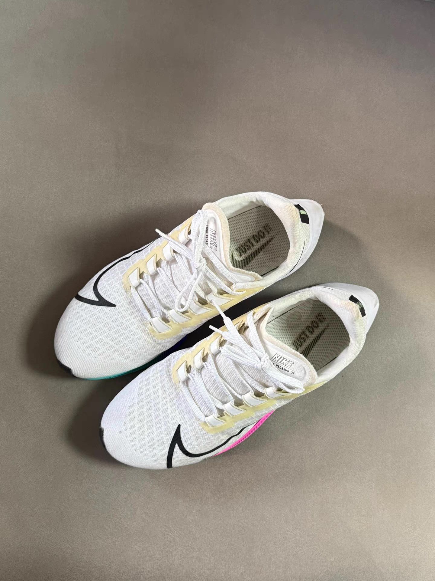 Nike Nike Pegasus 37 White Rainbow Ｑ20 Size US 8 / EU 41 - 2 Thumbnail
