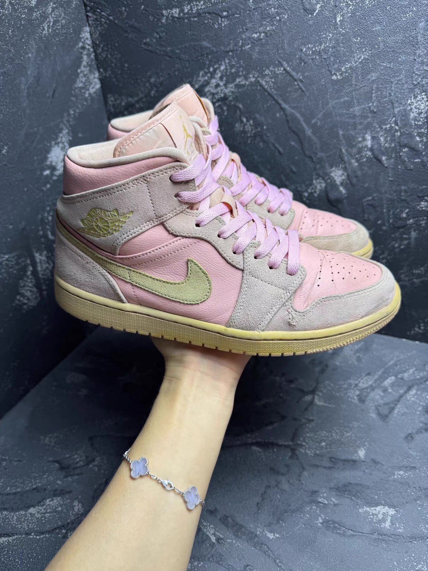 Nike Air Jordan 1 Mid Coral Gold Dirty Pink Suede Q10 Size US 8.5 / EU 41-42 - 3 Thumbnail