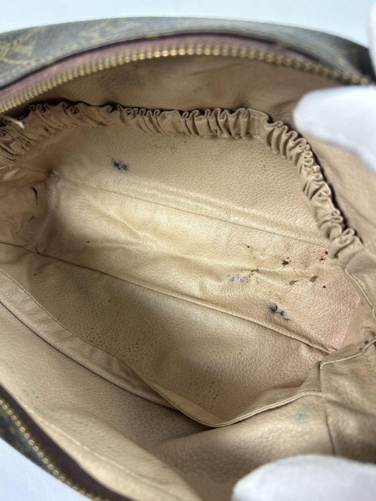 Louis Vuitton Louis Vuitton Monogram Toiletry Bag Size ONE SIZE - 5 Thumbnail