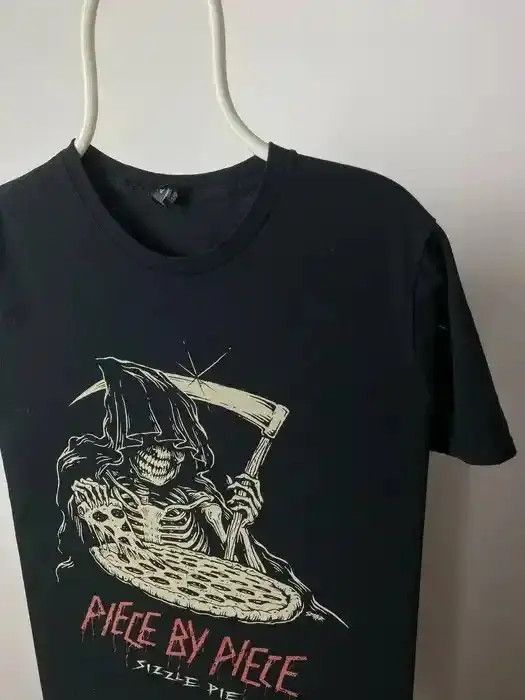 Band Tees Piece by piece T-shirt vintage death pizza size M black Size US M / EU 48-50 / 2 - 2 Thumbnail