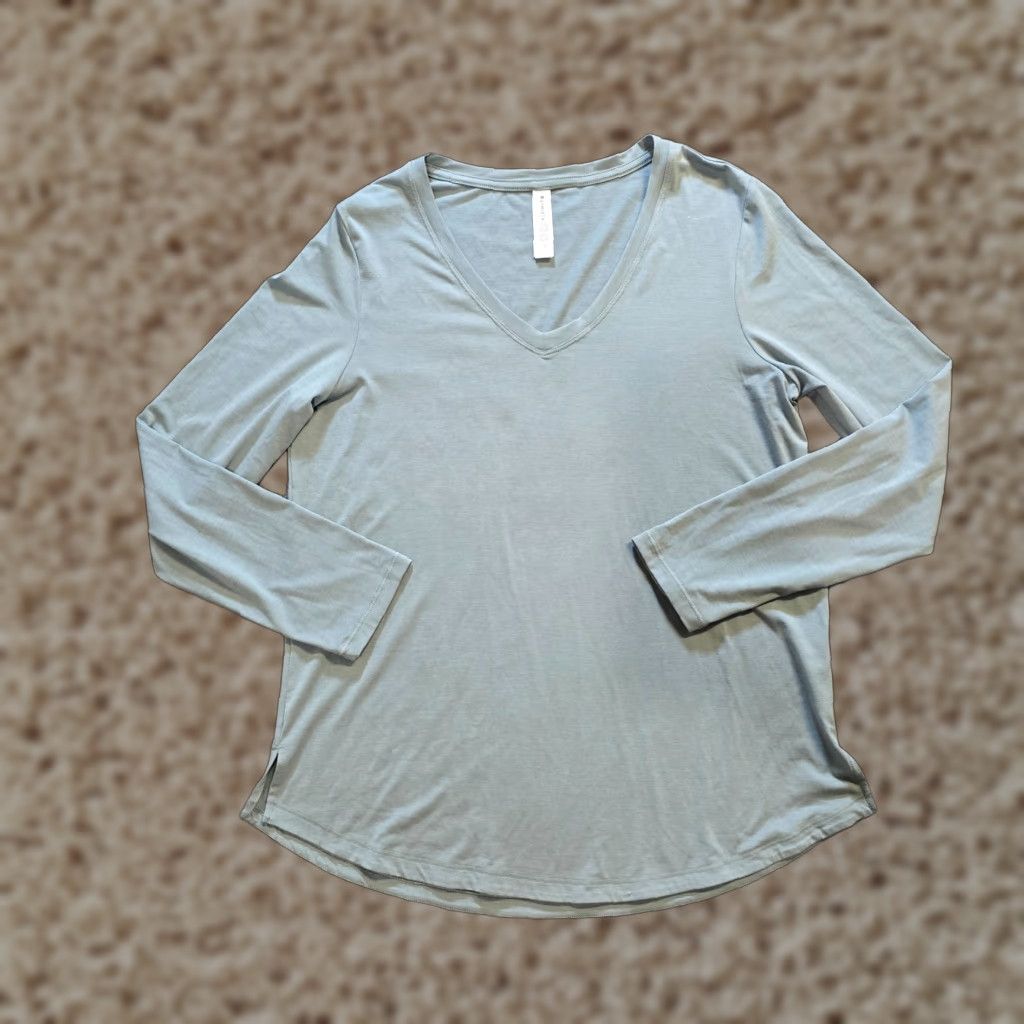 Athleta Athleta Top Womens L Green Essential V Neck Long Sleeve Stretch Casual Shirt Size L / US 10 / IT 46 - 1 Thumbnail