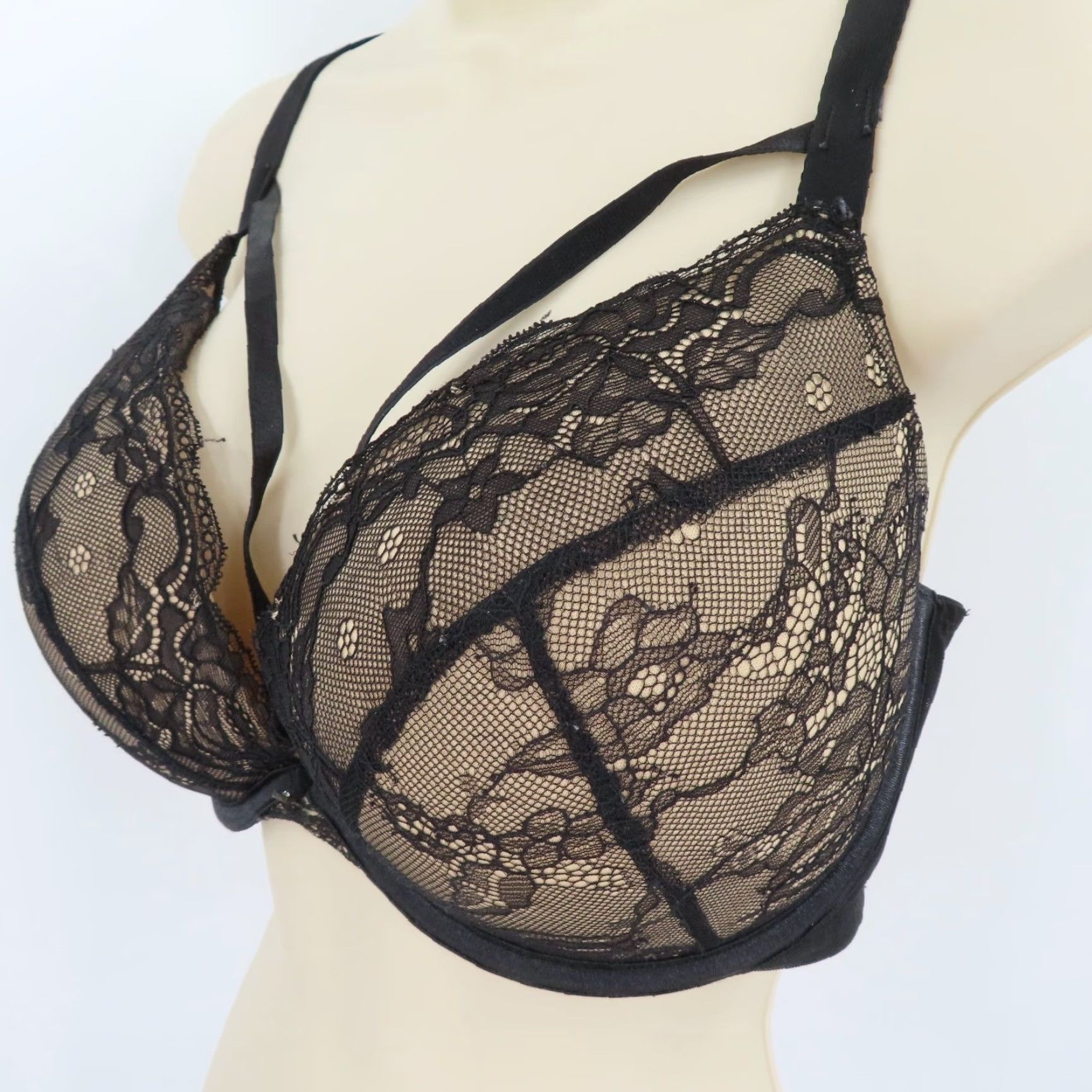 Vintage Cacique Bra 42D Black Floral Lined Underwire Plus Size 42D T-Shirt Style Women Cups D Strappy Hook & Eye/ adjustable straps Size ONE SIZE - 4 Thumbnail