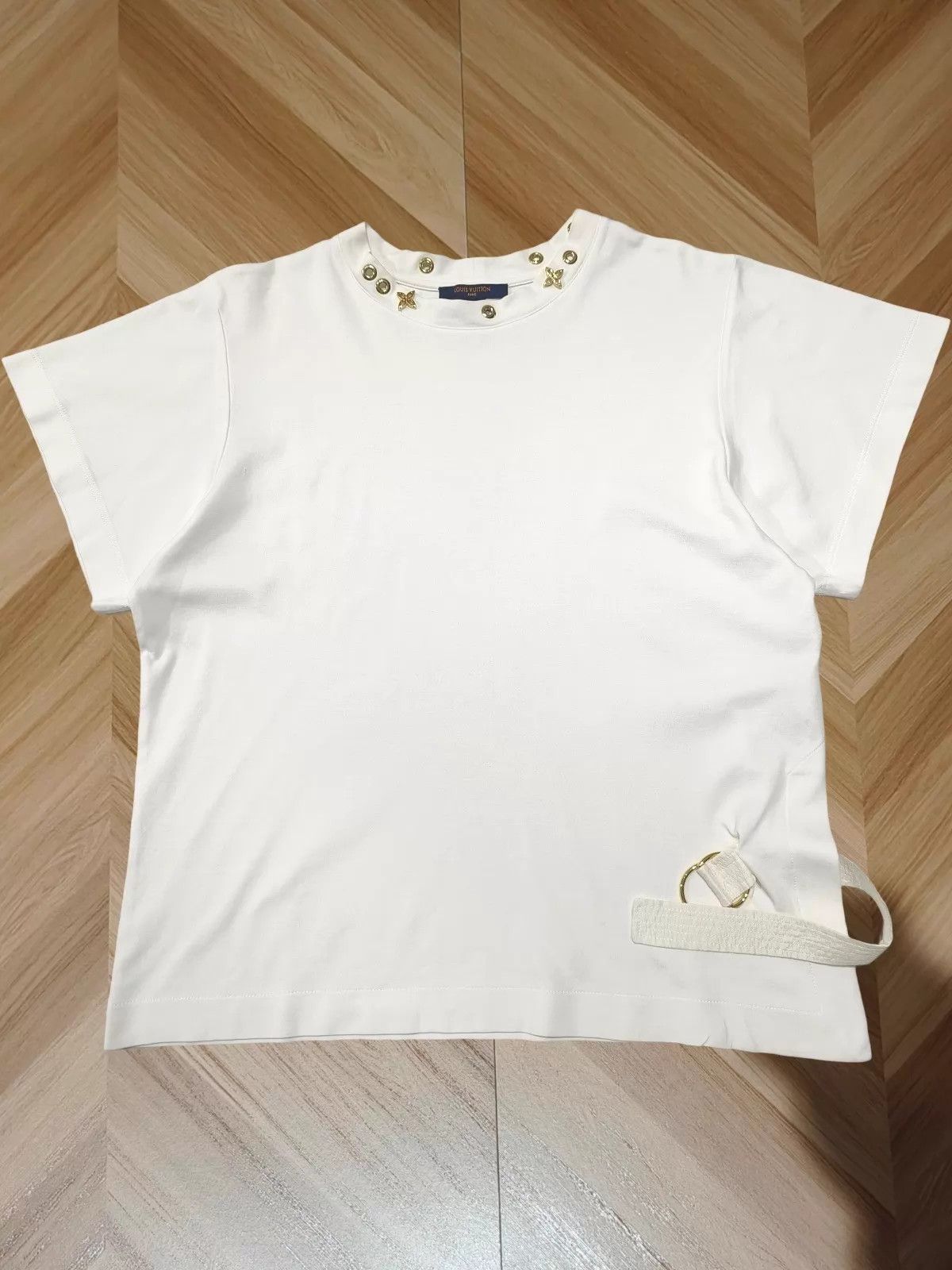 Louis Vuitton LV Women's 99 New Short-Sleeve M Size M / US 6-8 / IT 42-44 - 1 Thumbnail