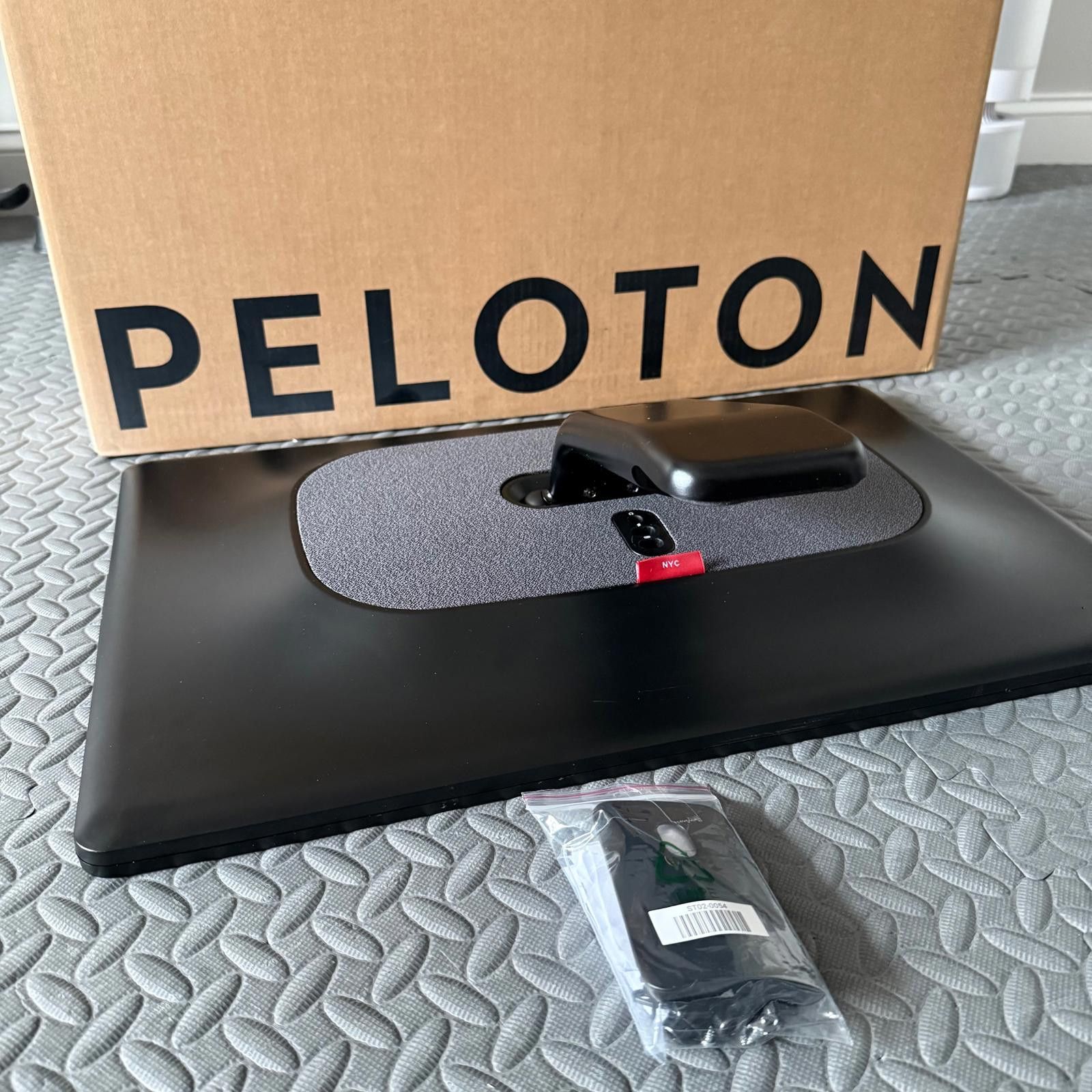 Peloton Peloton Touchscreen Tablet Tread Treadmill PLTN-TTR01-2 Size ONE SIZE - 5 Thumbnail