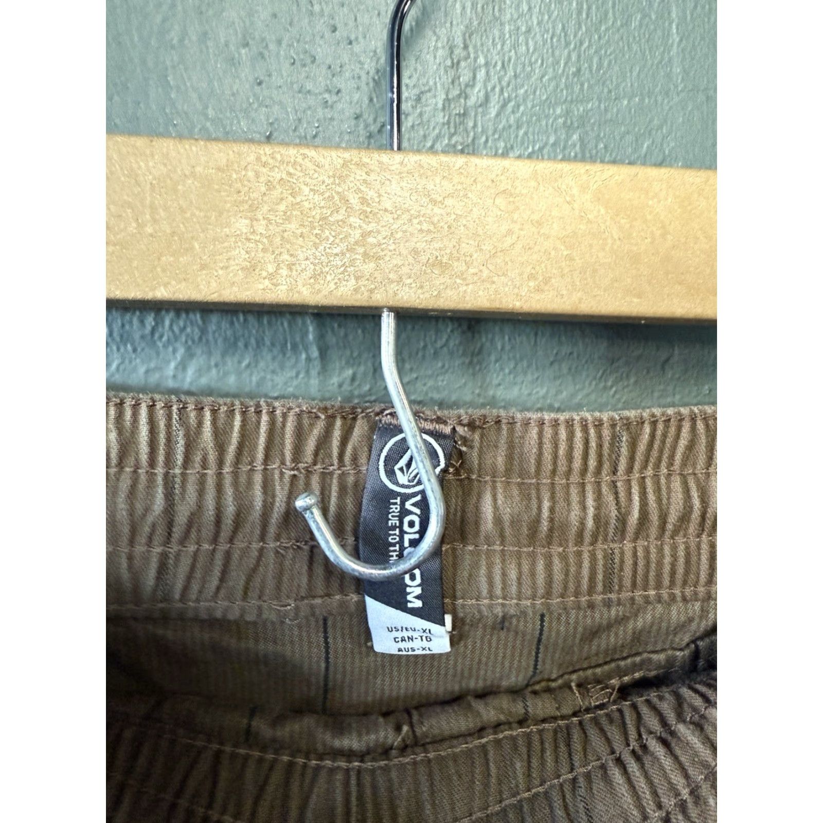 Volcom Volcom Mens Brown Chino Shorts XL w/ Drawstring Stretch Pullon Size US 36 / EU 52 - 3 Thumbnail