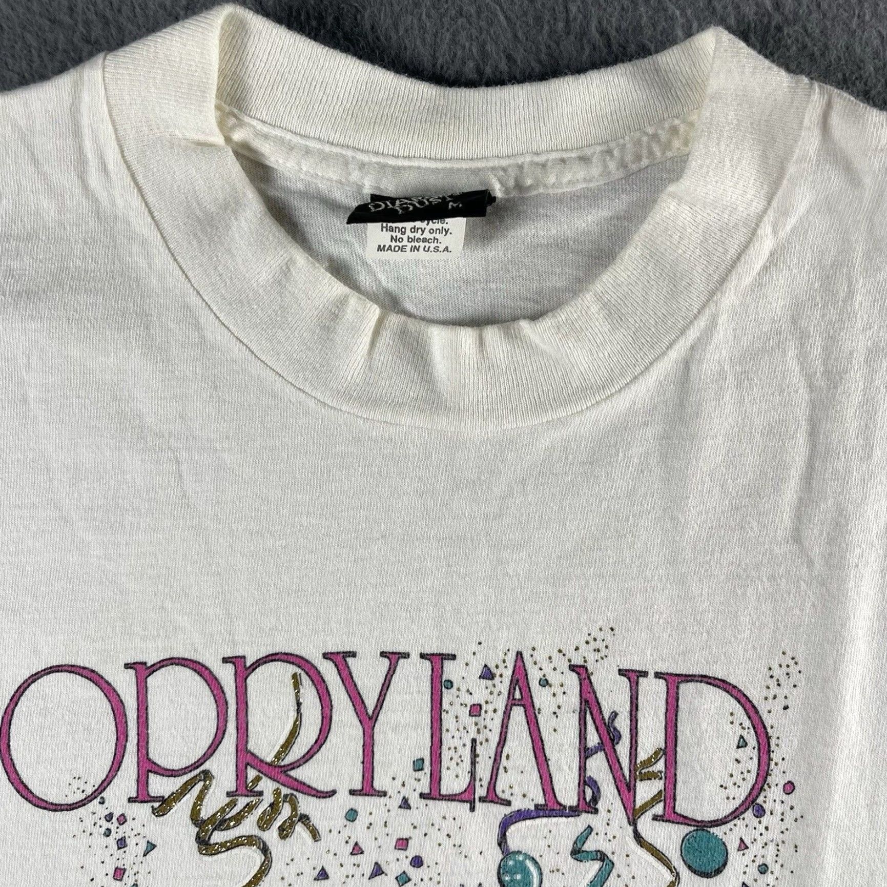 Vintage VINTAGE Diamond Dust Shirt M White Graphic Print Opryland Mardi Gras Glitter Logo T-Shirt Unisex Adults 90s USA Size US M / EU 48-50 / 2 - 5 Thumbnail