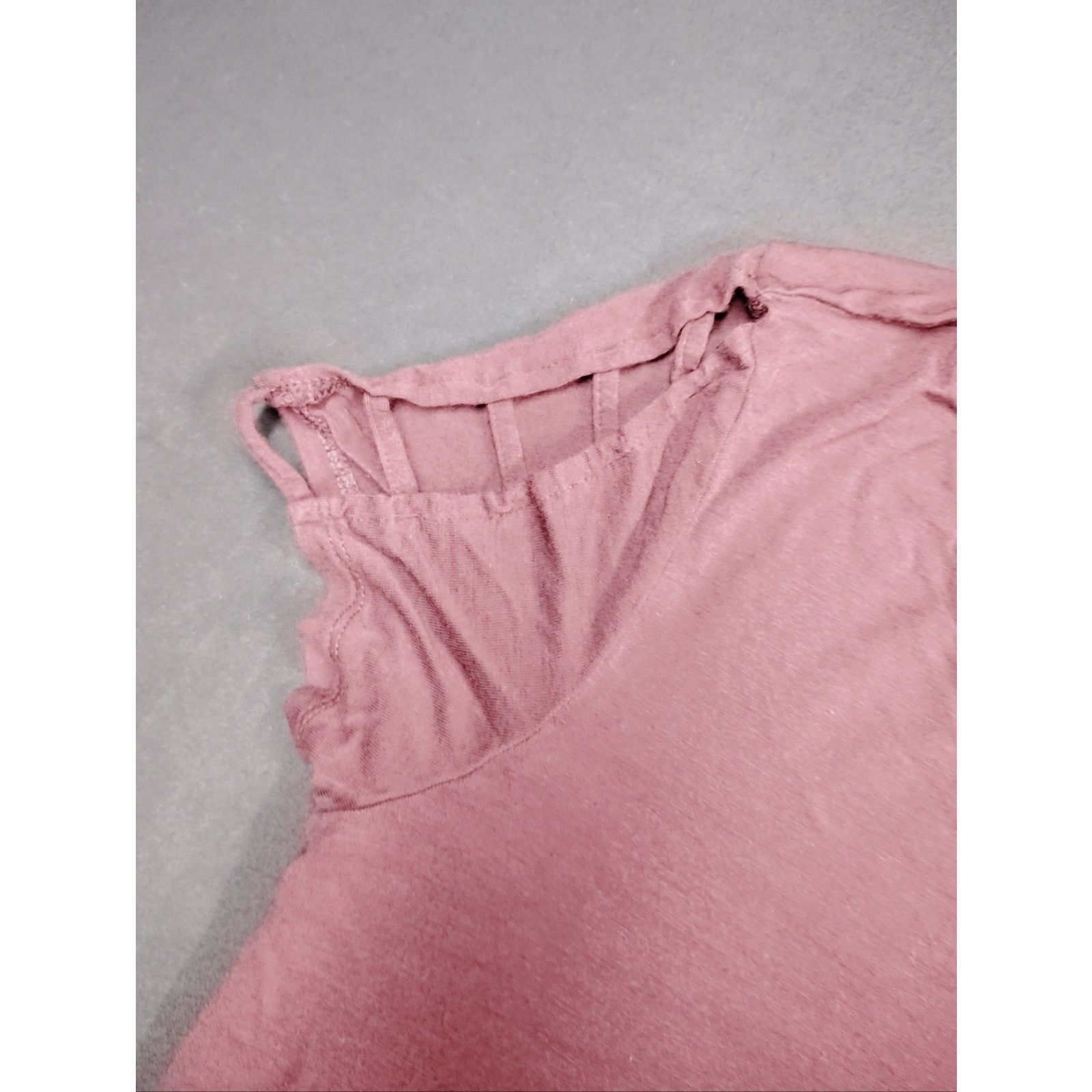 American Eagle Outfitters American Eagle Outfitters Mauve V-Neck With Strappy Sleeves Size S / US 4 / IT 40 - 4 Thumbnail