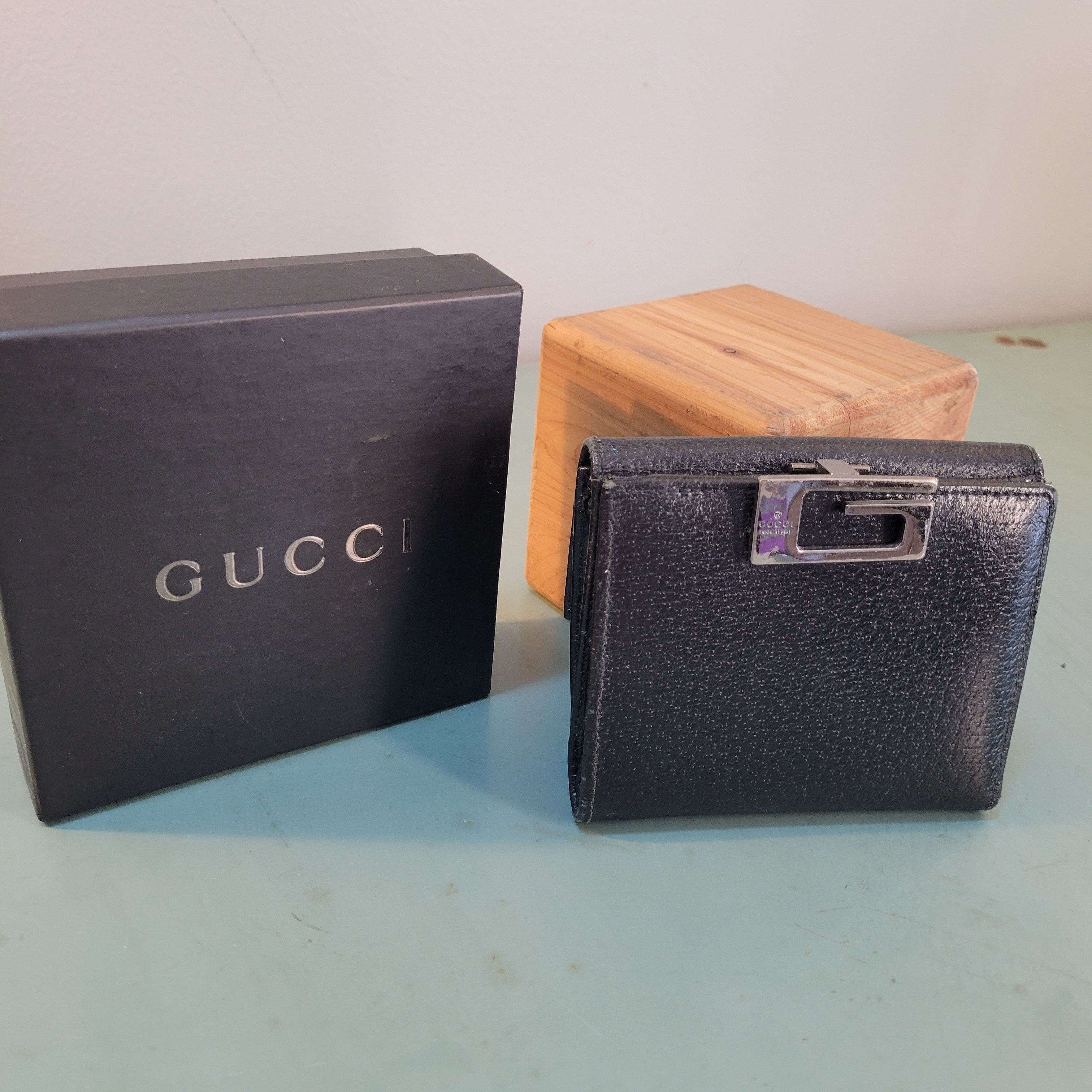Gucci Gucci Unisex Compact Style Leather Wallet Size ONE SIZE - 1 Thumbnail