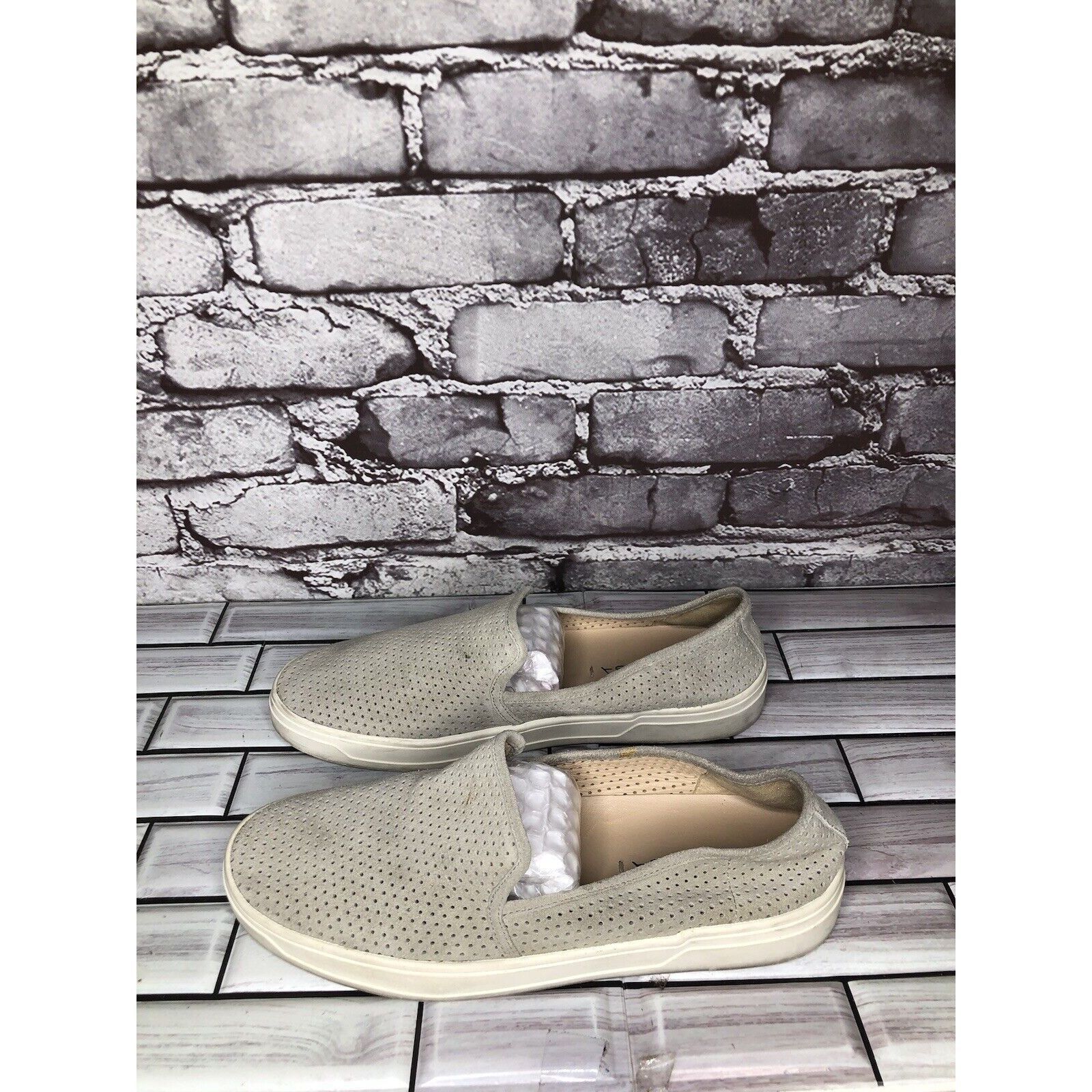Other Via Spiga Grey Suede Leather Perforated Slip On Sneaker Shoe Size US 7 / IT 37 - 5 Thumbnail
