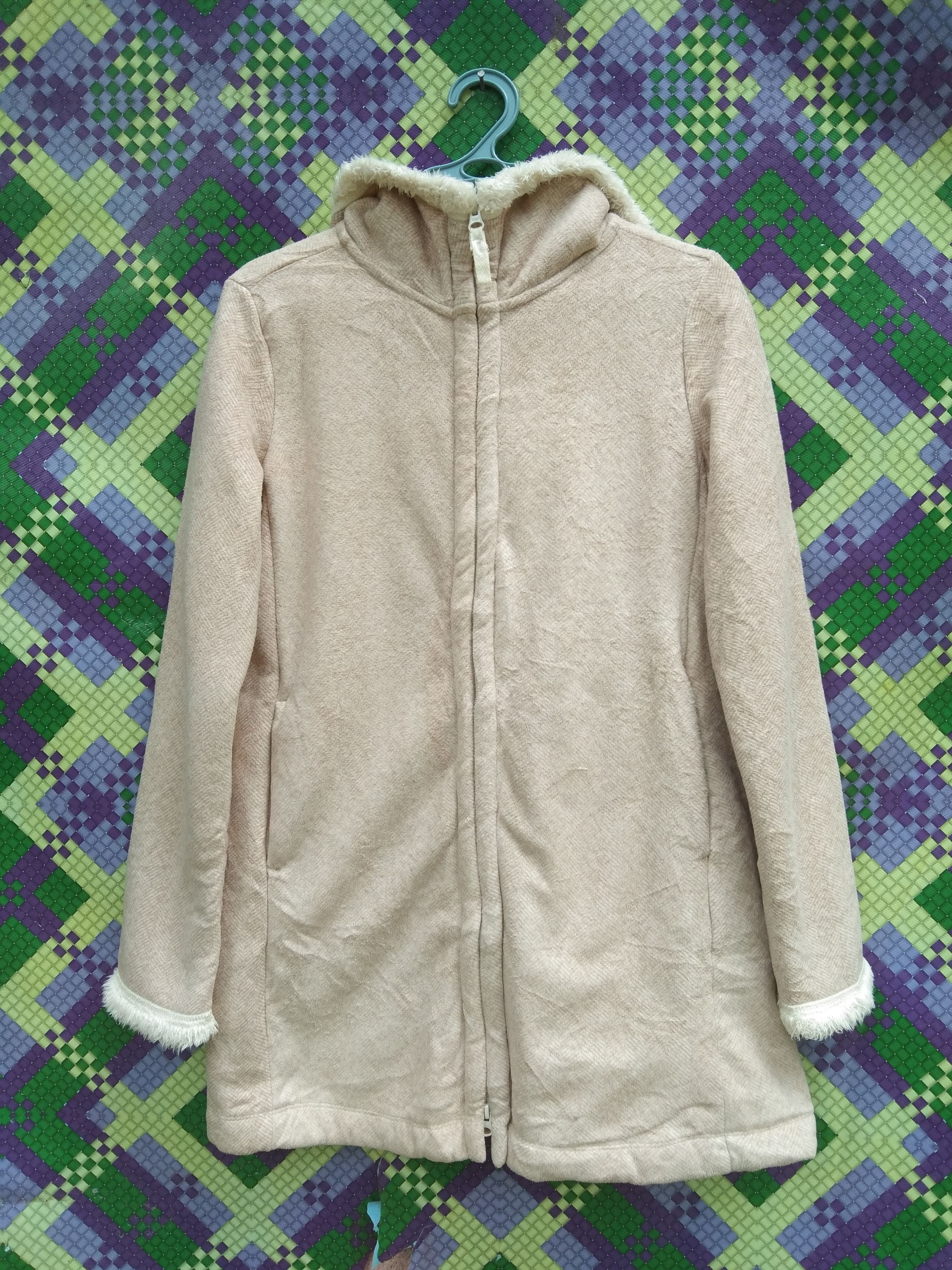 Uniqlo FALL WINTER WOMEN'S SHERLING HOODIE JACKET Size S / US 4 / IT 40 - 2 Thumbnail